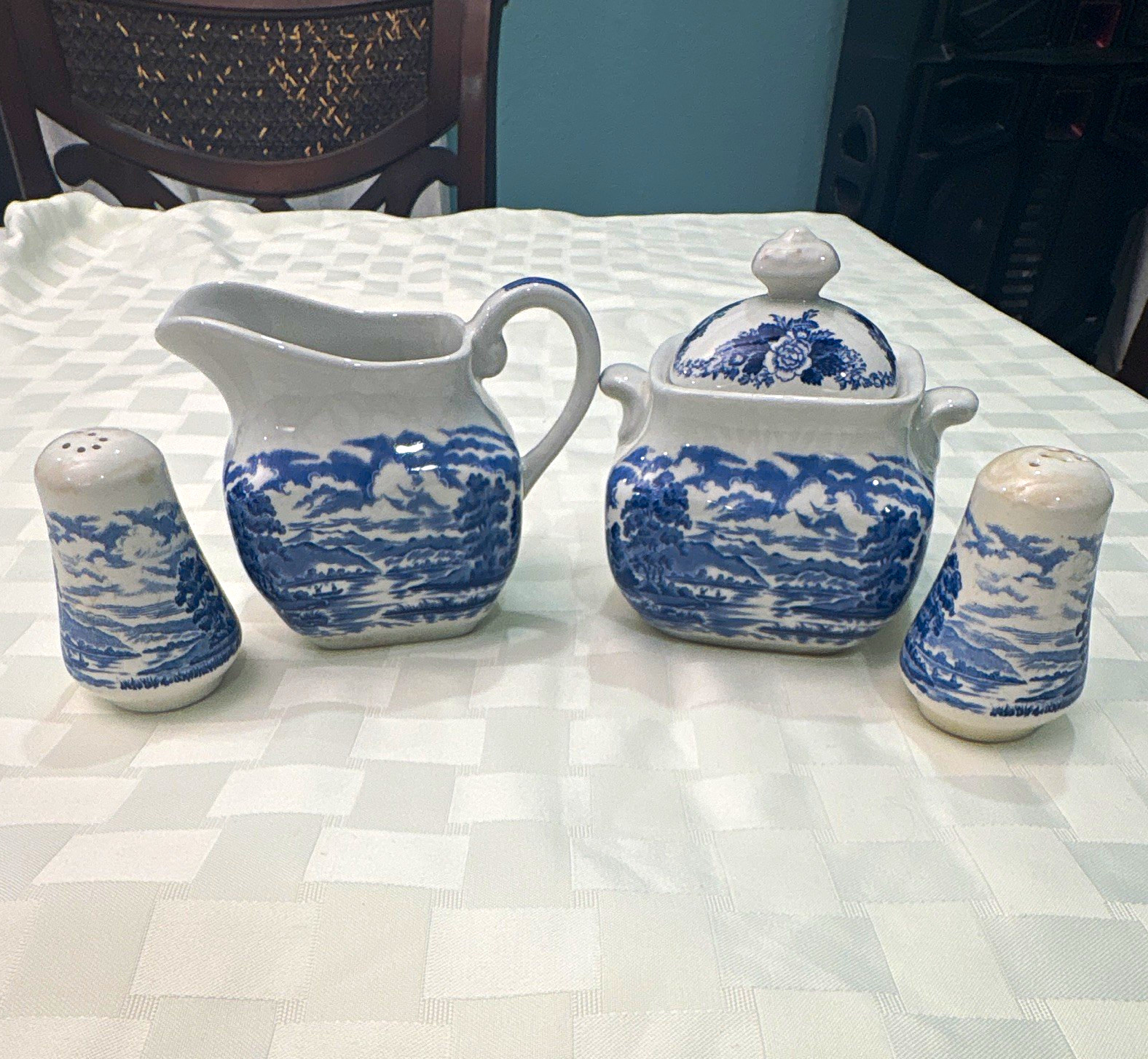 Vintage Royal Warwick Lochs of Scotland Blue & White Creamer Sugar Salt Pepper