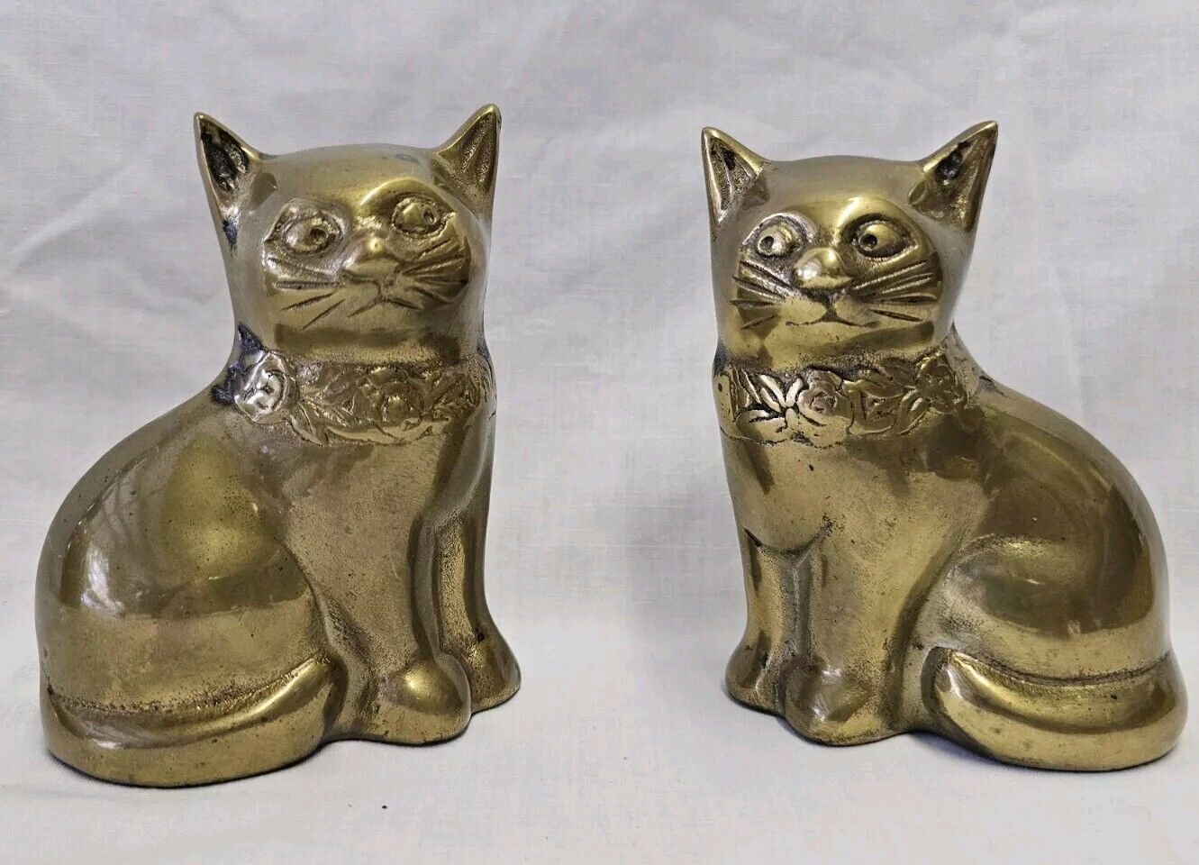 Vintage Pair of Brass Sitting Cat Statues Figure  Mid Century 4.5” Tall