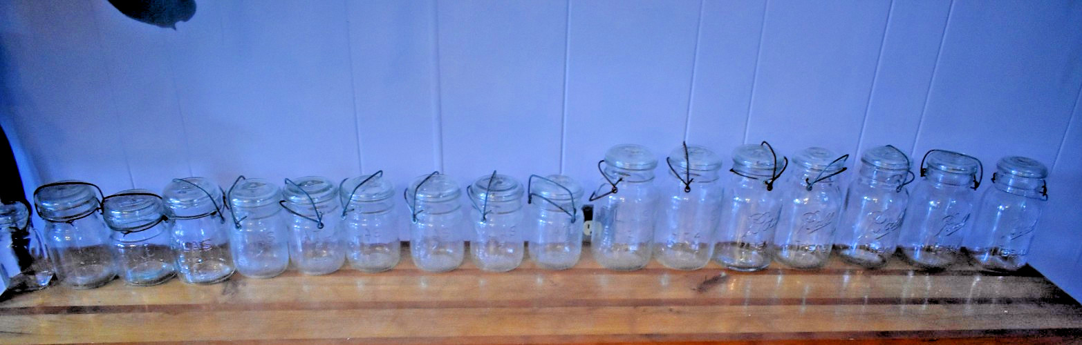 Lot of 17 Ball Ideal & ATLAS  Easy Seal Glass Top Lids Antique Vintage