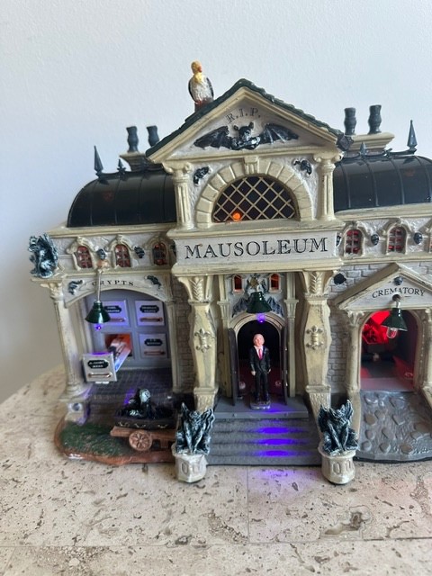 Lemax Spooky Town Rest In Pieces Mausoleum Retired