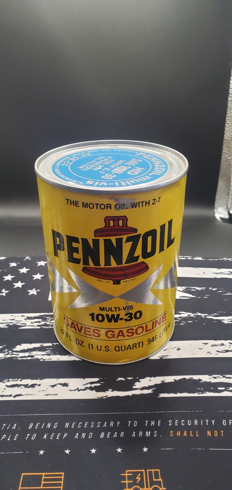 VINTAGE 1 QUART PENNZOIL 10-30 MOTOR OIL CAN. Sealed And Full. Auto Memorabilia 