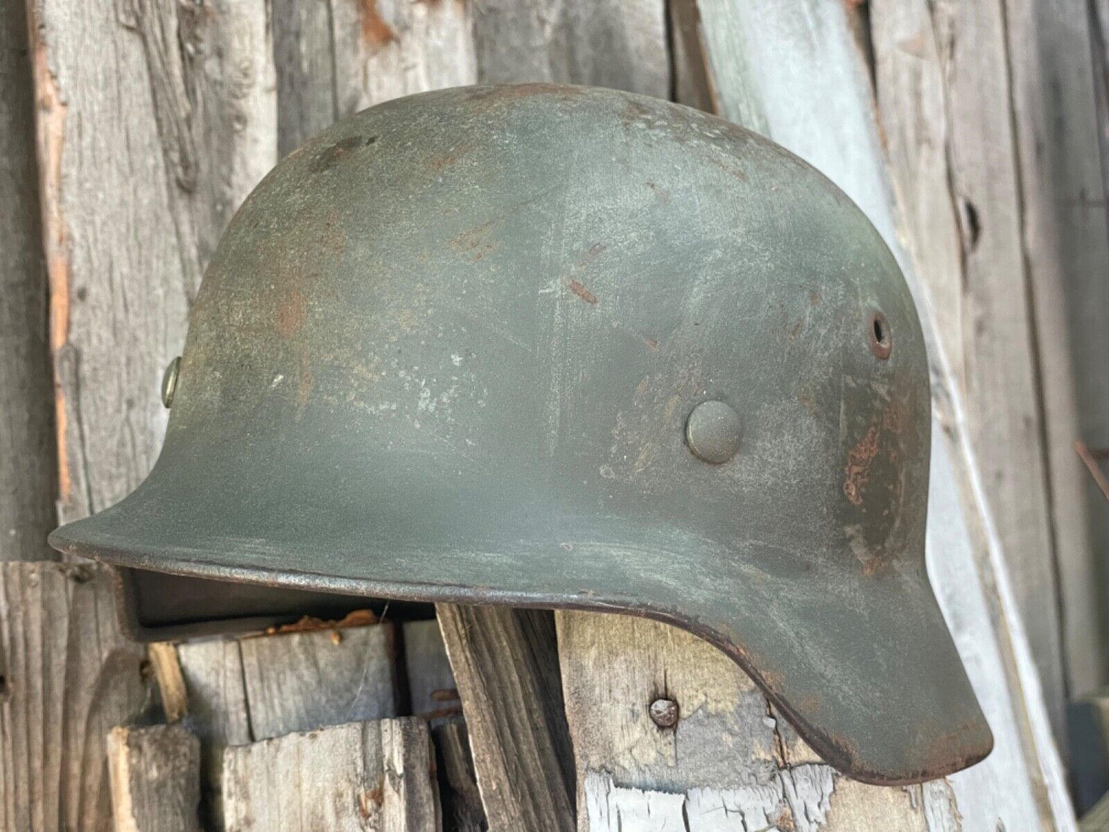 WW2 German helmet M40. ET62