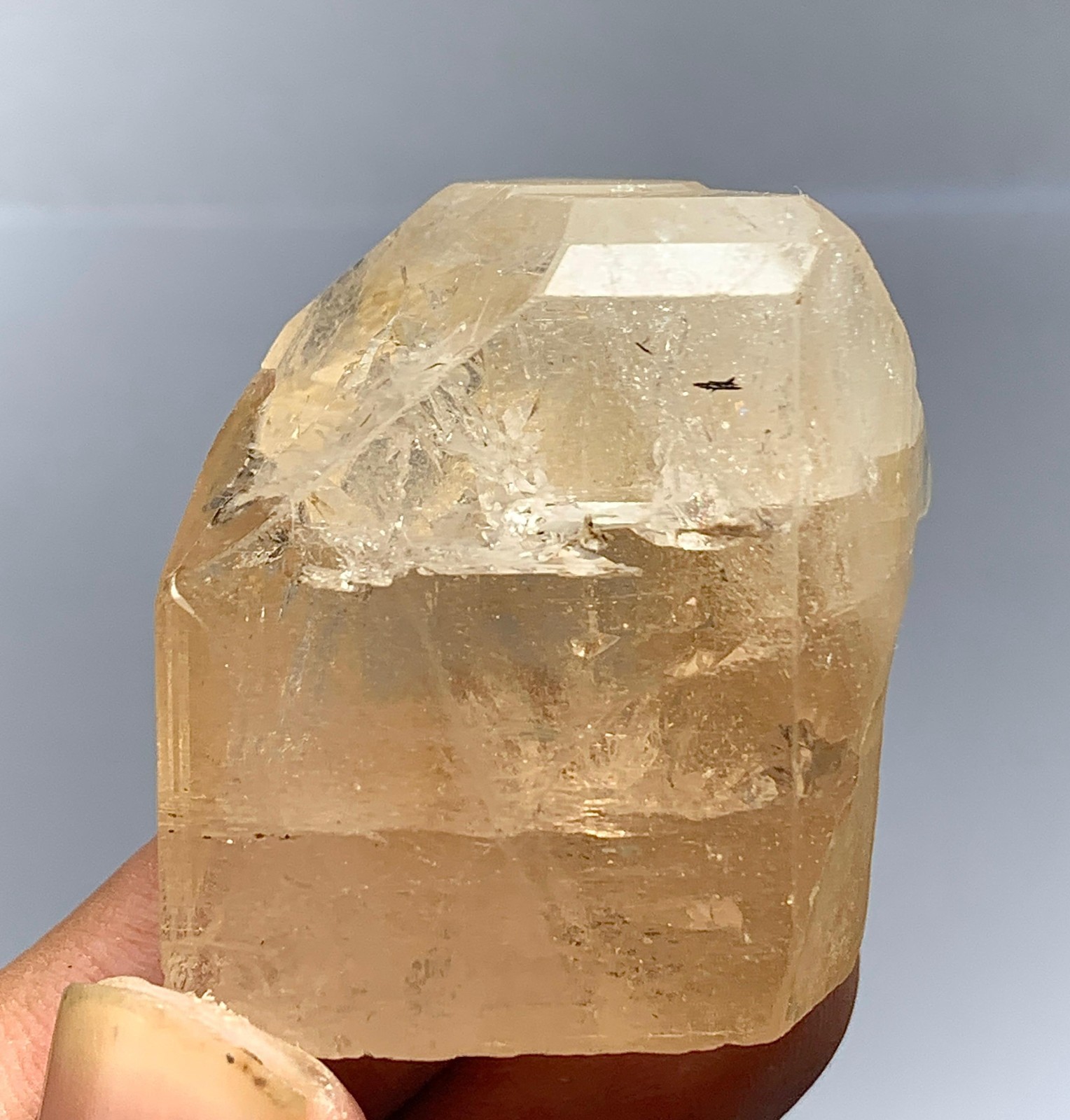 Top Quality Topaz Crystal from Pakistan 273 Carat