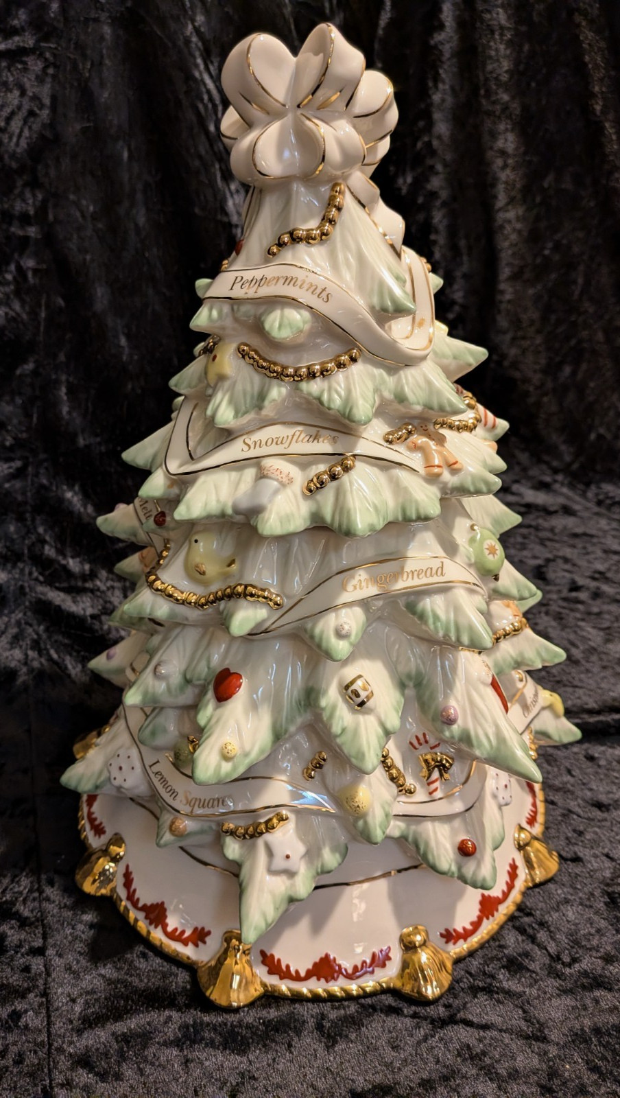 LENOX SWEET FAMILY COOKIE JAR - MINT CONDITION