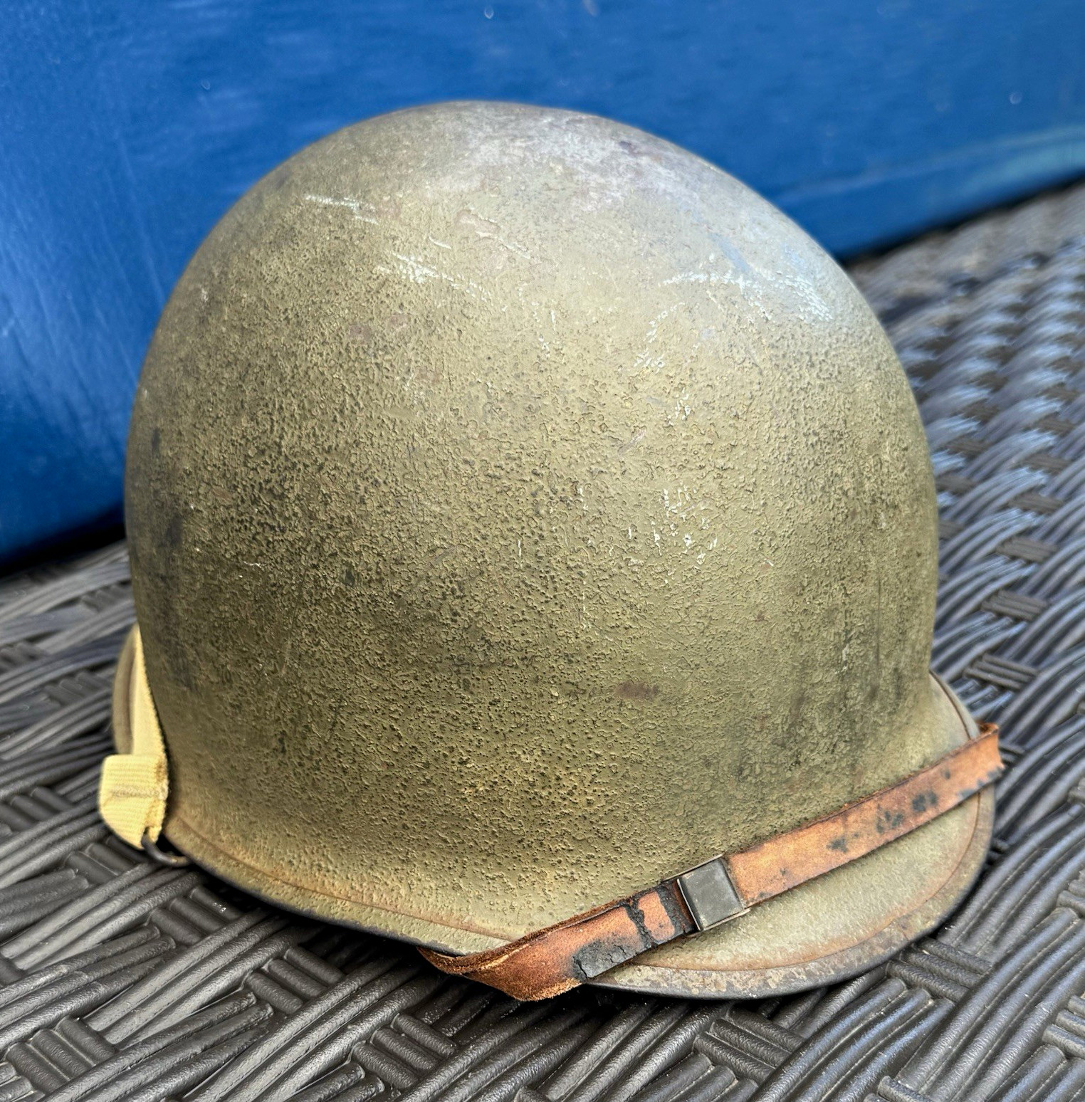 WWII WW2 US M1 Front Seam Swivel Bale Combat Helmet w/Liner - Exc