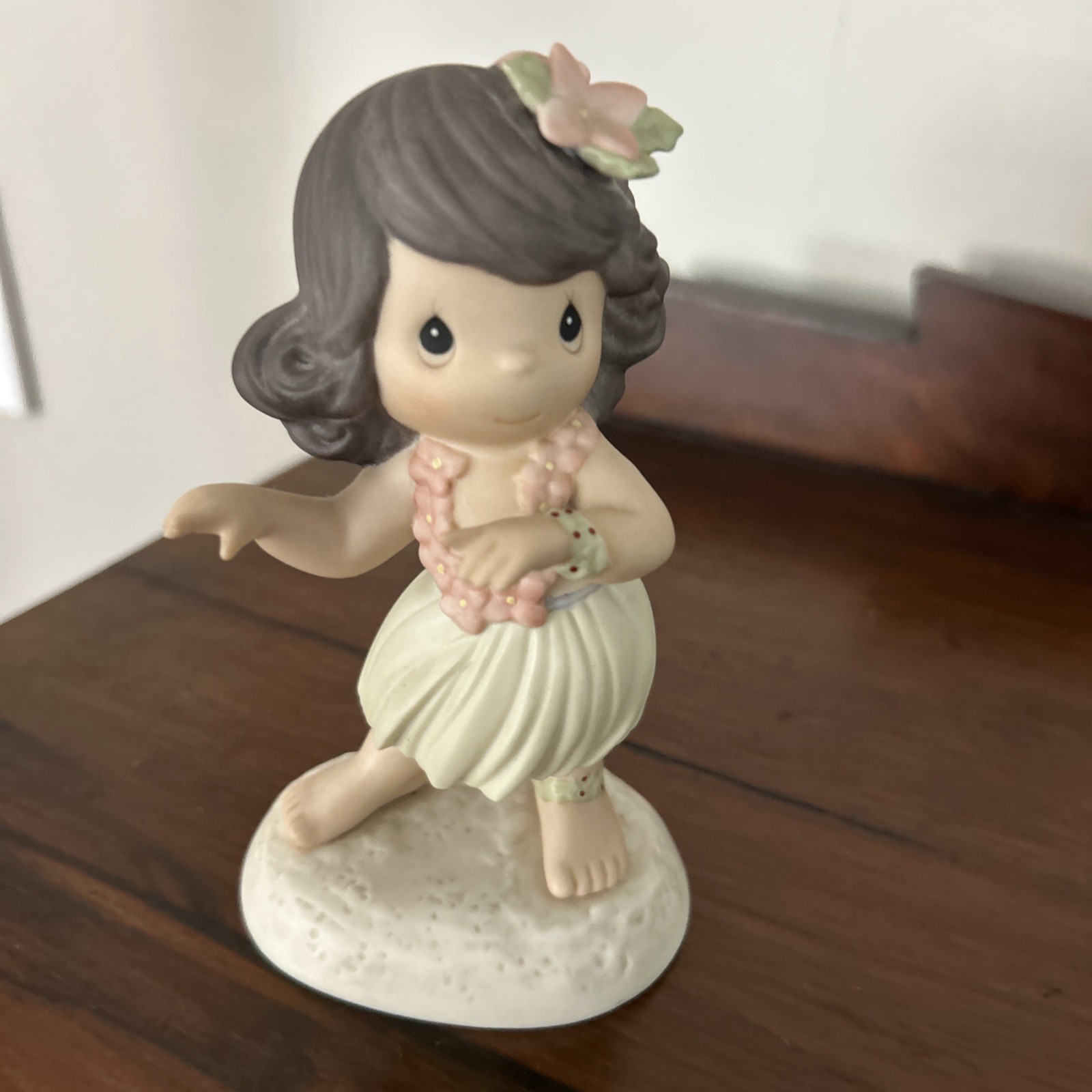 💥Vintage 1995 Enesco Precious Moments HAPPY HULA DAYS Hawaiian Girl Figurine 💥Vintage 1995 Enesco Precious Moments HAPPY HULA DAYS Hawaiian Girl Figurine