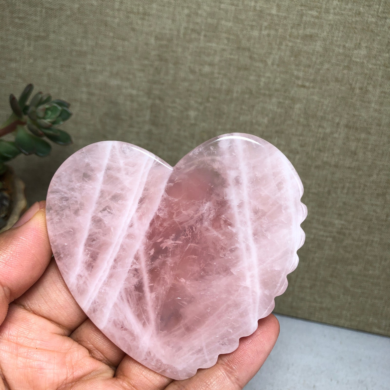 71mm Natural rose pink Crystal heart shape Massage board specimens 53g A6085