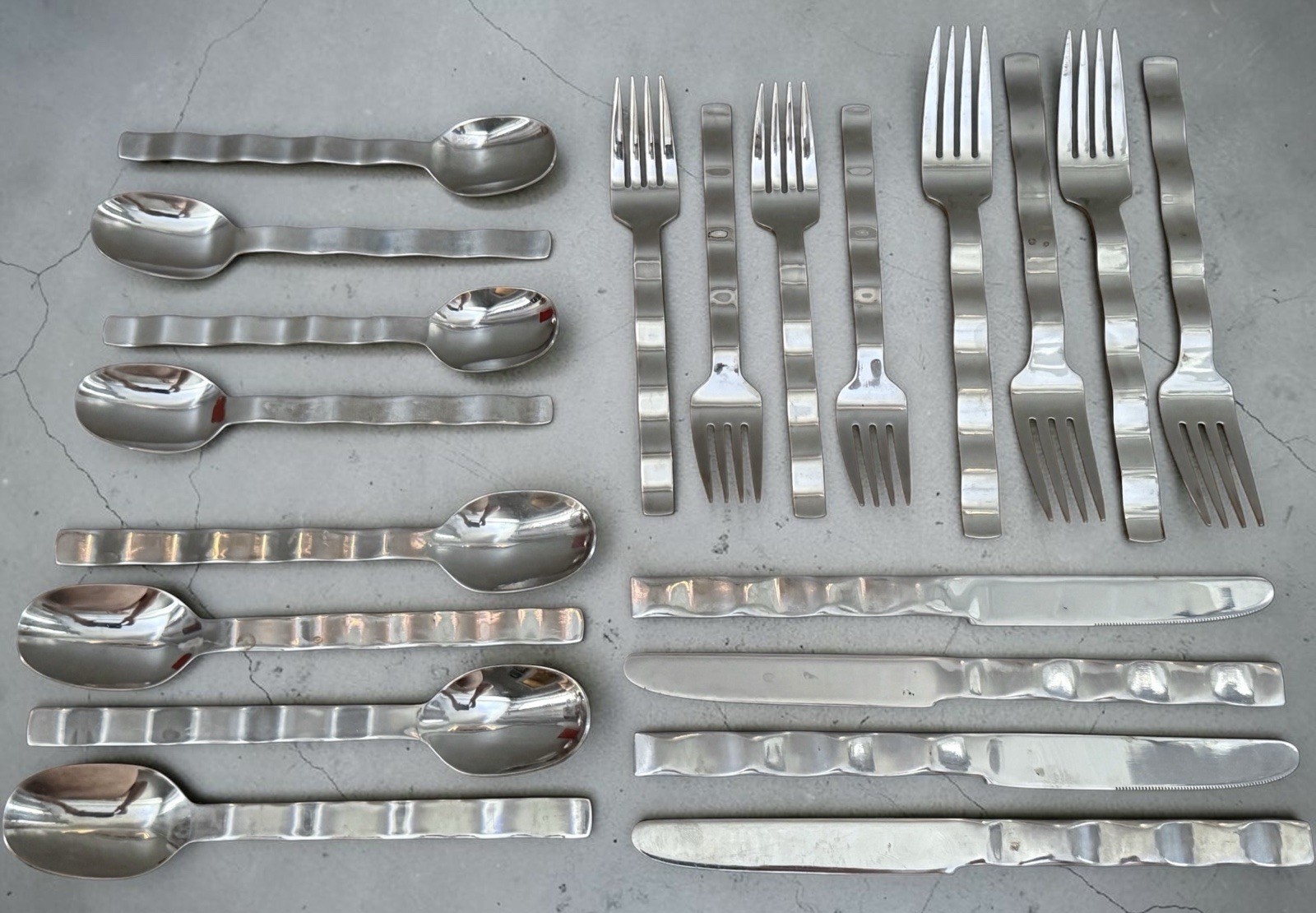 VHTF Vintage Retroneu 20 Piece Flatware Set Whitewater Stainless 18/10 Korea GUC