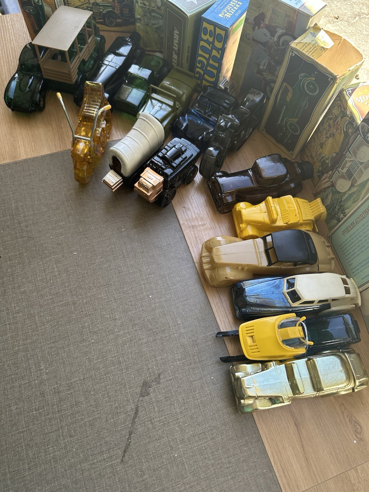 Vintage Avon 16 Piece Auto Truck Car Collection Gift W/some Boxes Rare Glass Vintage Avon 16 Piece Auto Truck Car Collection Gift W/some Boxes Rare Glass
