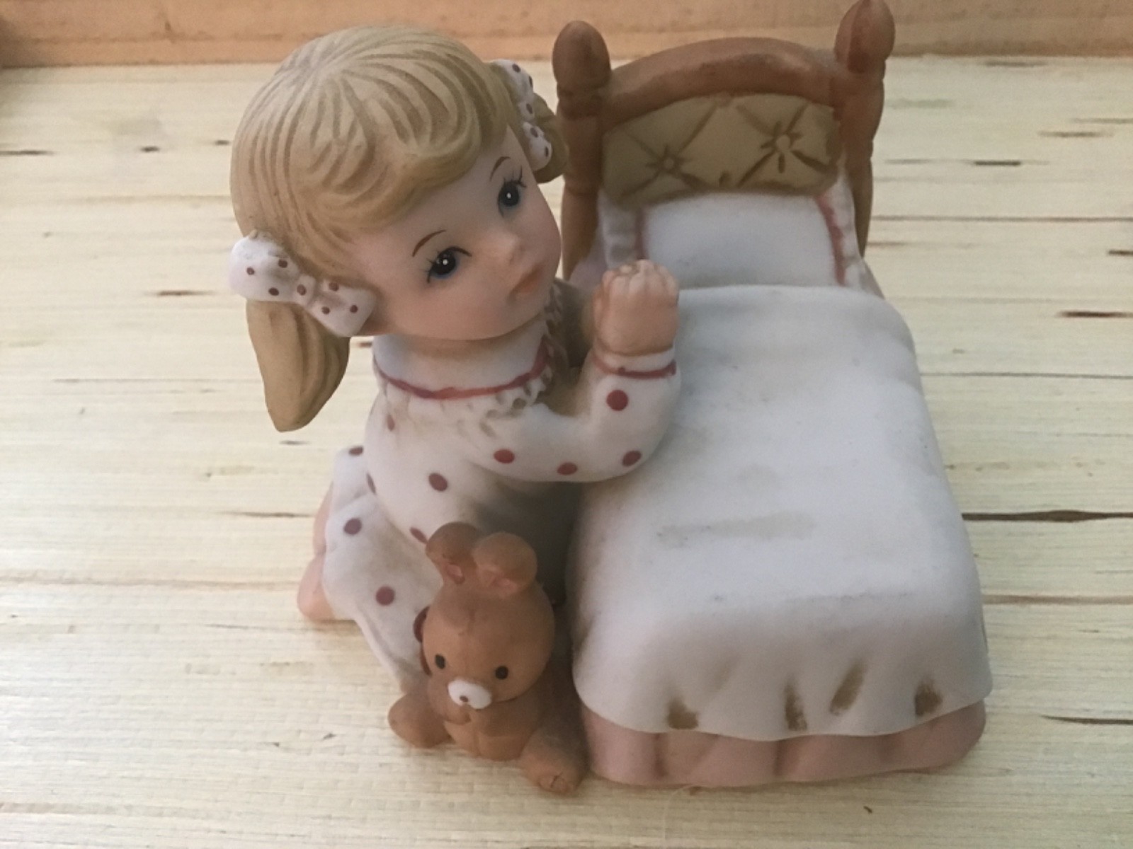 Vtg Homco # 1420 Little Girl Praying at Bedside w Rabbit Figurine Vtg Homco # 1420 Little Girl Praying at Bedside w Rabbit Figurine