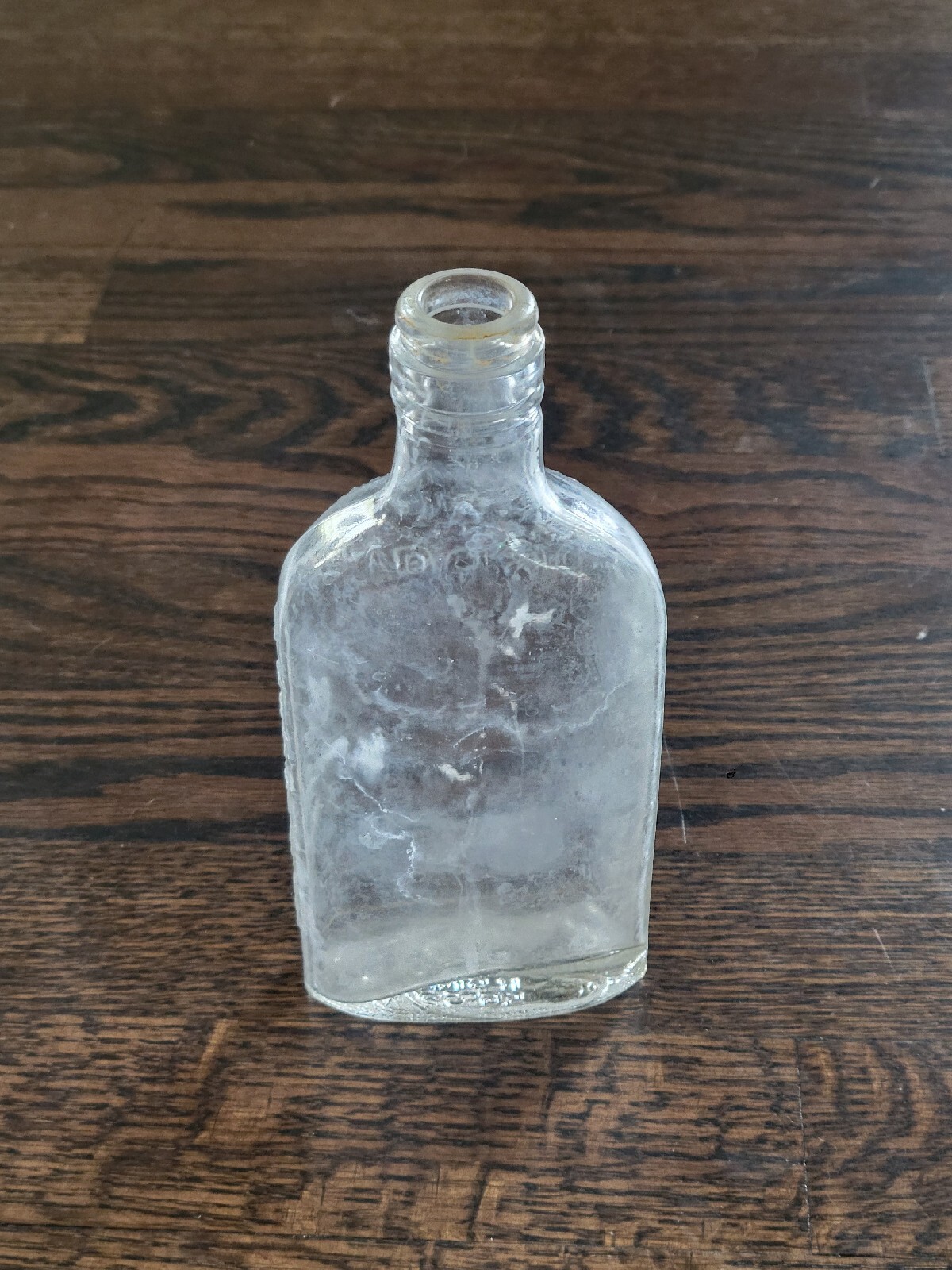 Antique GORDON\'S Embossed Liquor Bottle ~ Pint ~ Linden New Jersey