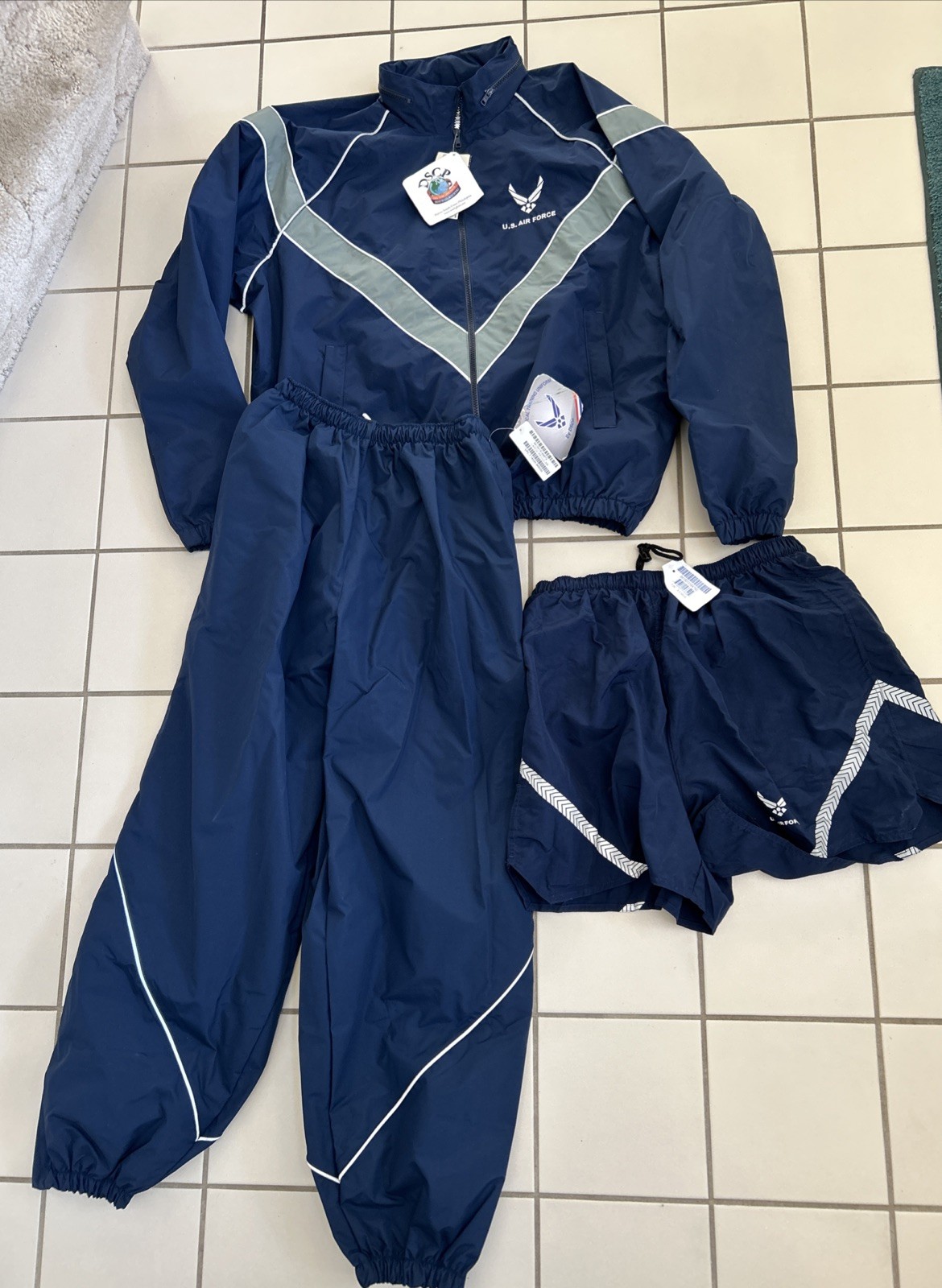 SKILCRAFT U.S. Air Force Physical Training Uniform 3 Piece Set L Reg NEW / Tags