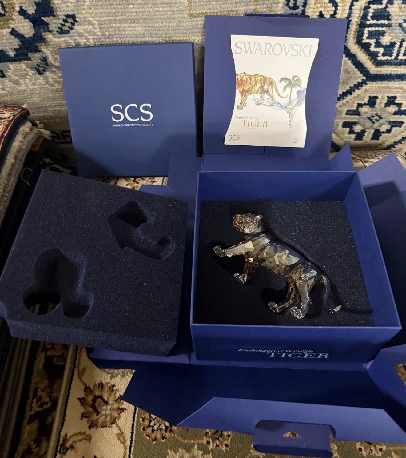 Swarovski SCS 2010 Tiger - Endangered Wildlife Annual Edition - Retired MIB COA Swarovski SCS 2010 Tiger - Endangered Wildlife Annual Edition - Retired MIB COA