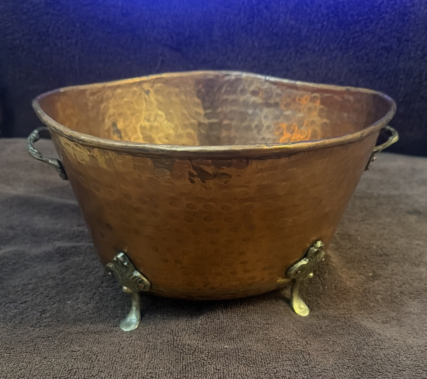 Vtg Handmade Hammered Copper Footed Jardiniere Planter Pot Art & Crafts 11\ Vtg Handmade Hammered Copper Footed Jardiniere Planter Pot Art & Crafts 11\