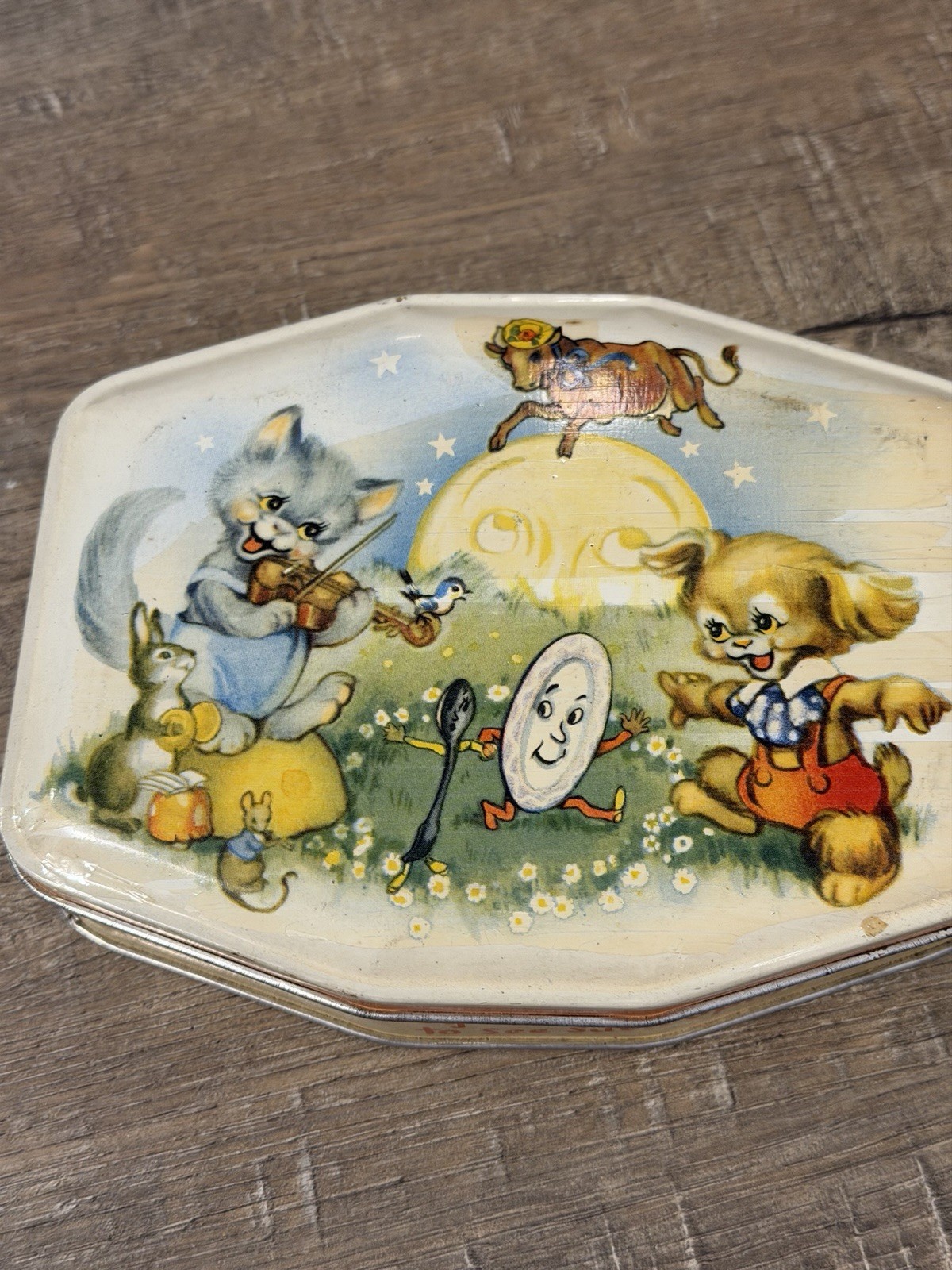 Vintage Hey Diddle Diddle Horner Candy Tin Toffee Tin 1940’s Great Vintage Condi