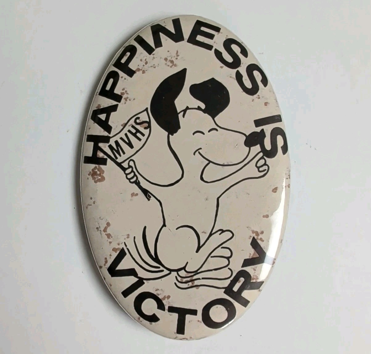 Vtg 1970s Snoopy Happiness Is Victory MVHS Pin Mt Vernon HS VA WinCraft Winona
