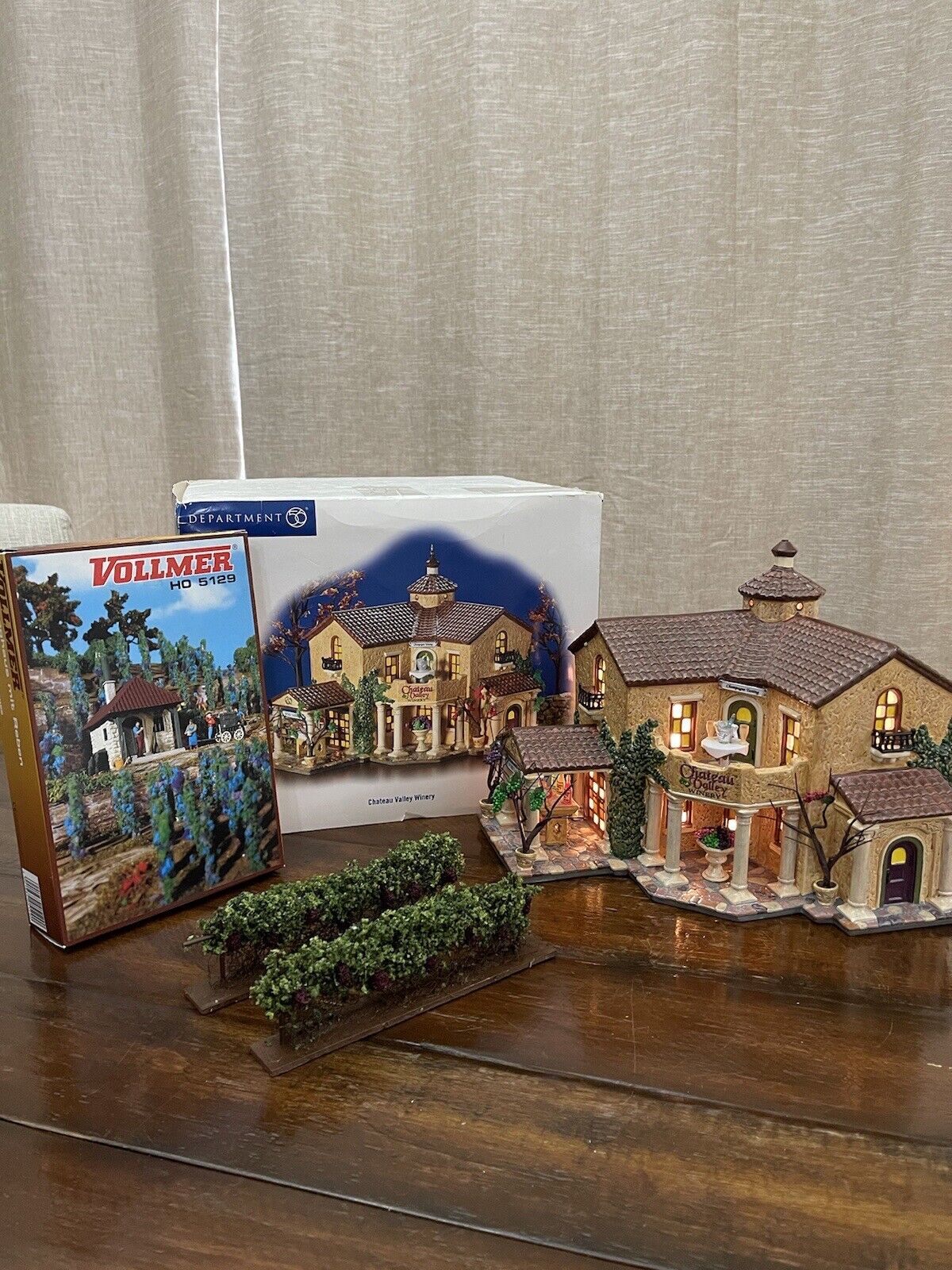 Dept 56 Chateau Valley Winery #799926, With O Scale Vineyard (2 Rows-$40 Value)