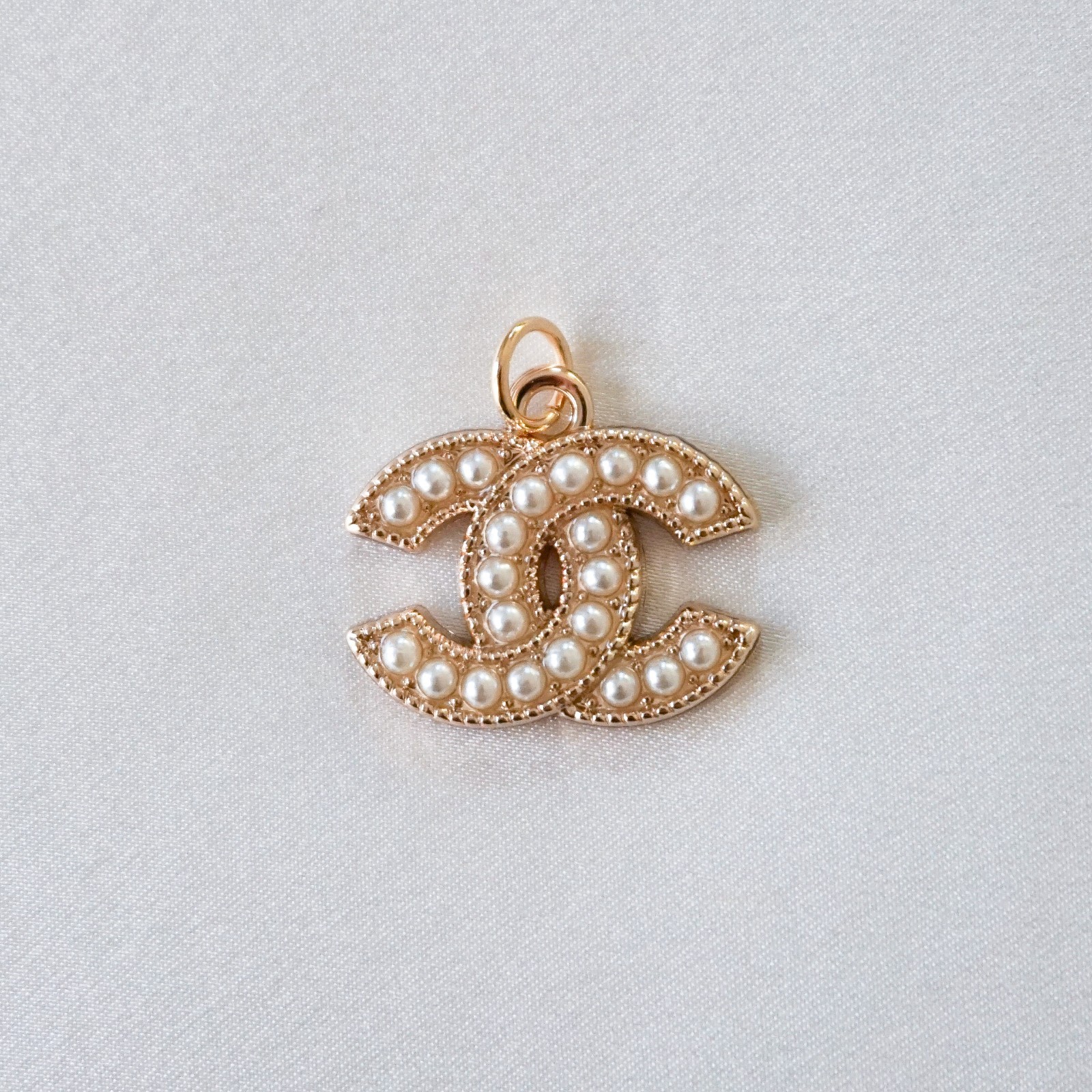Chanel Zipper Pull Pendant, White Pearls, Gold, 22mm, Stamped