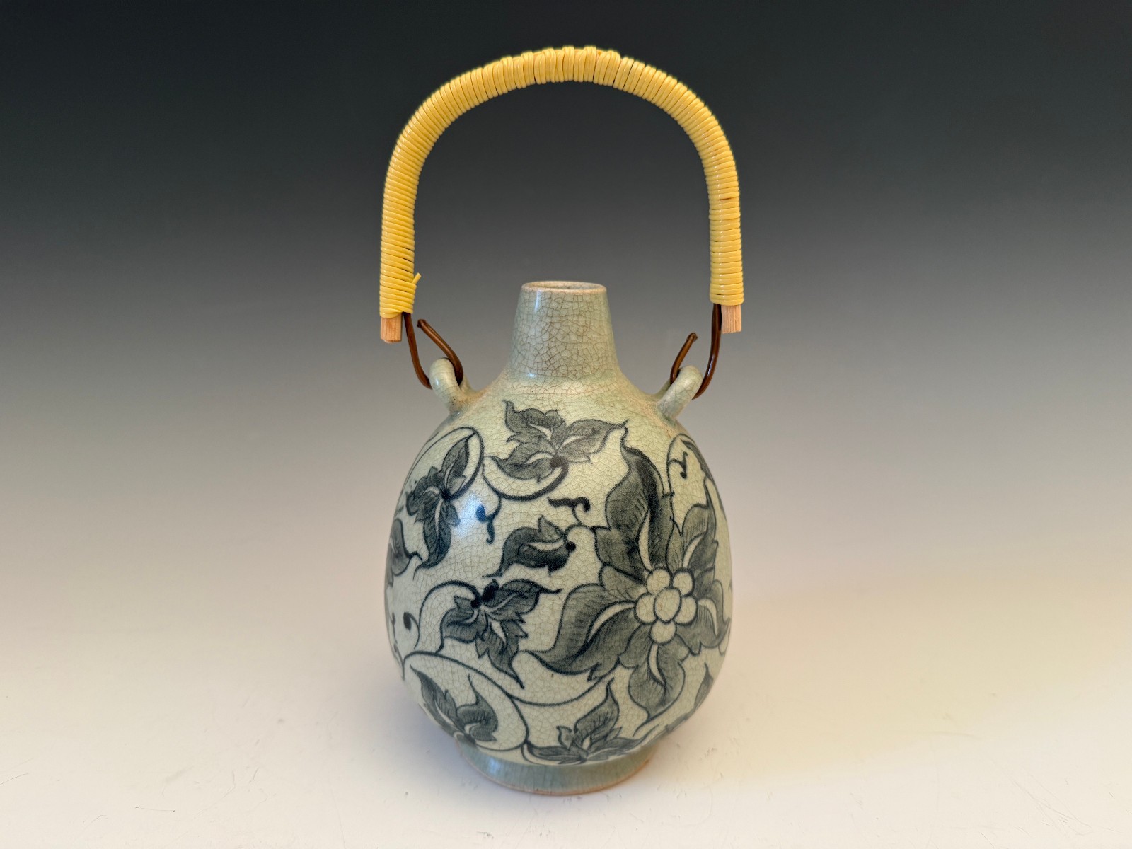 Vintage Teapot with Handle Chinese Zhangzhou (Swatow) Ware Style