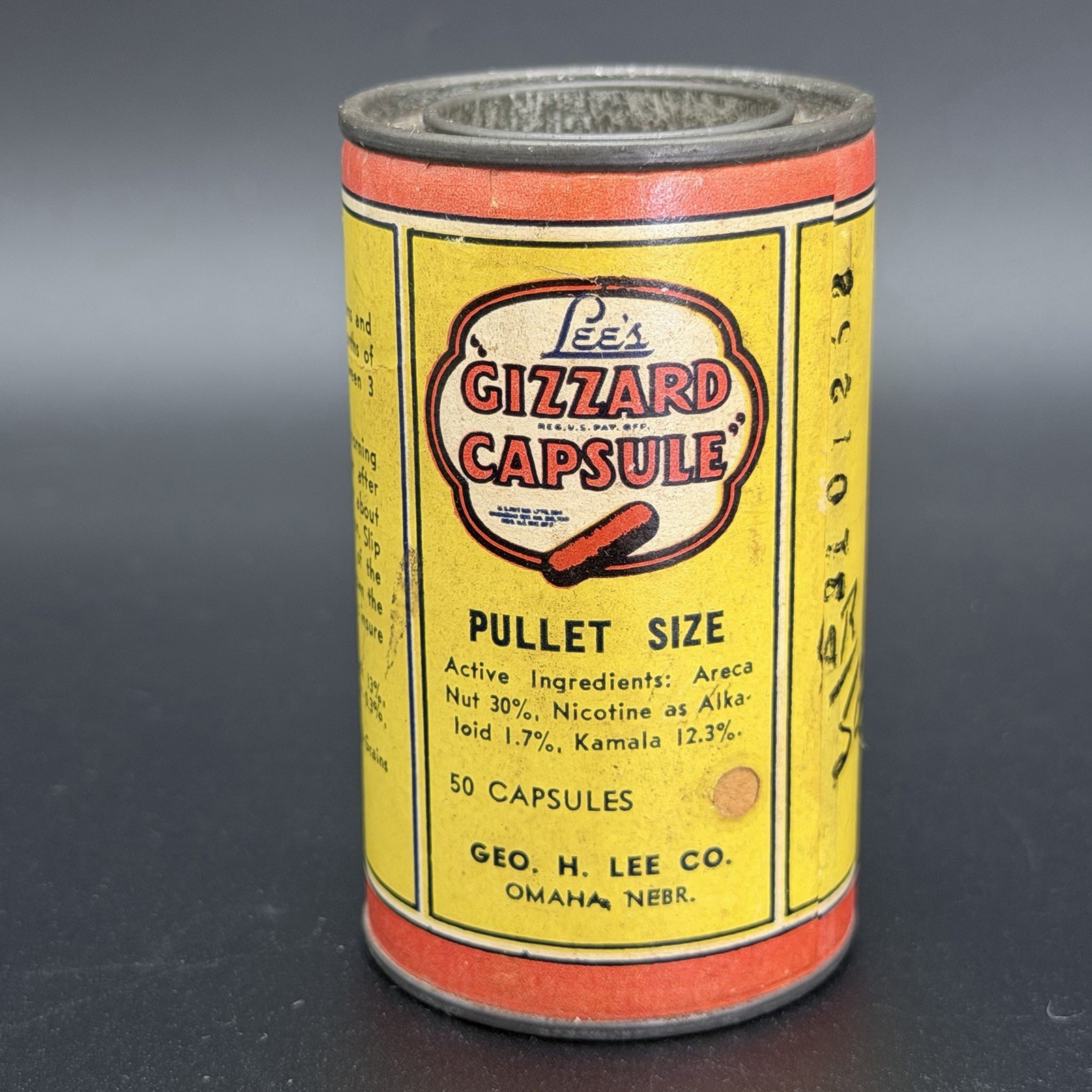 VTG LEE’S GIZZARD CAPSULE CONTAINER CAN SIGN FARM 4 CHICKENS & TURKEYS PULLET Sz