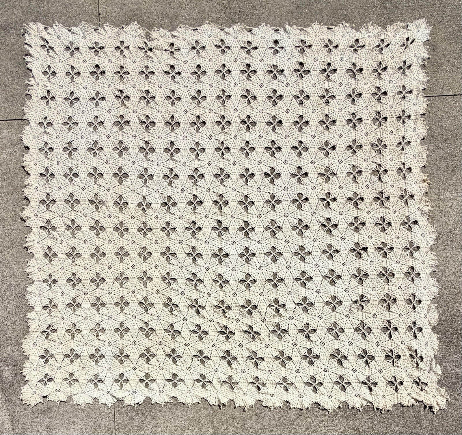 Vintage Off-White Cotton Hand Crochet Snowflake Popcorn Bedspread Coverlet 80x87