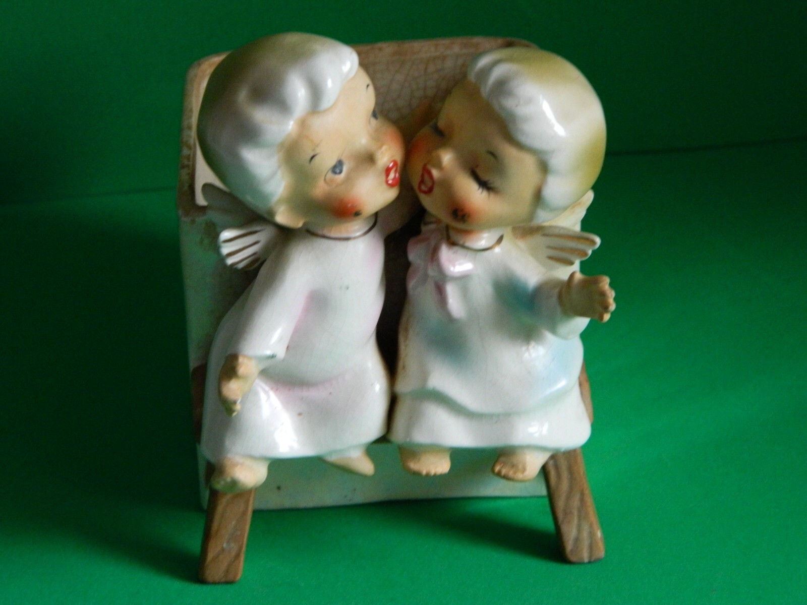 Vintage Planter 2 Kissing Angels on a Bench 1264