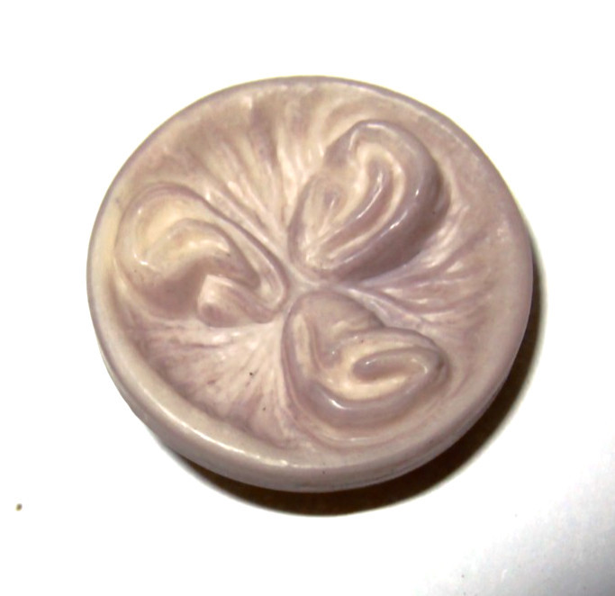 1 vintage Relief Button 1-1/8\