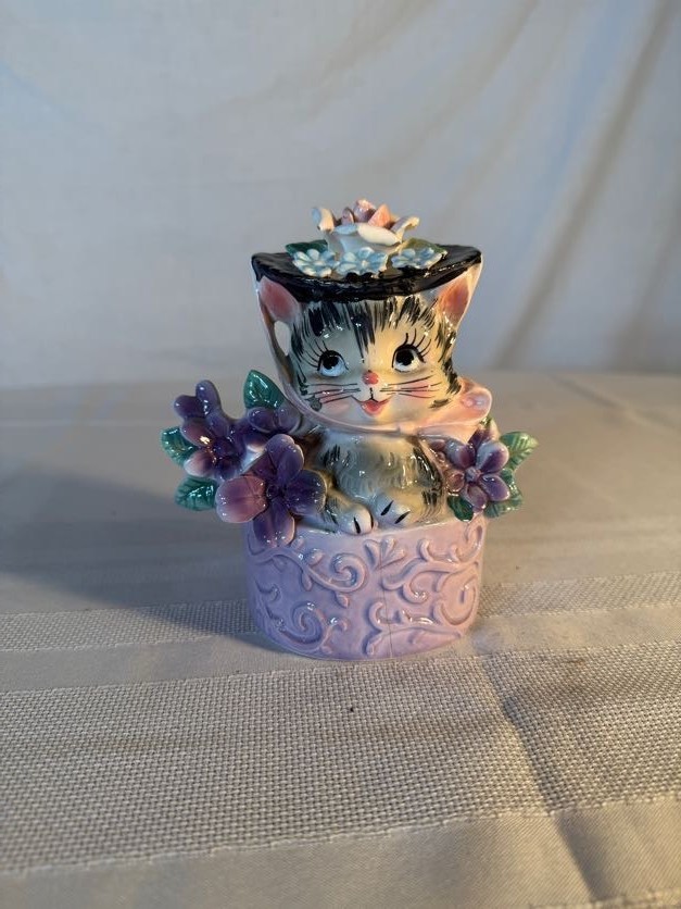 Lefton 1950s Miss Priss kitty planter/vase