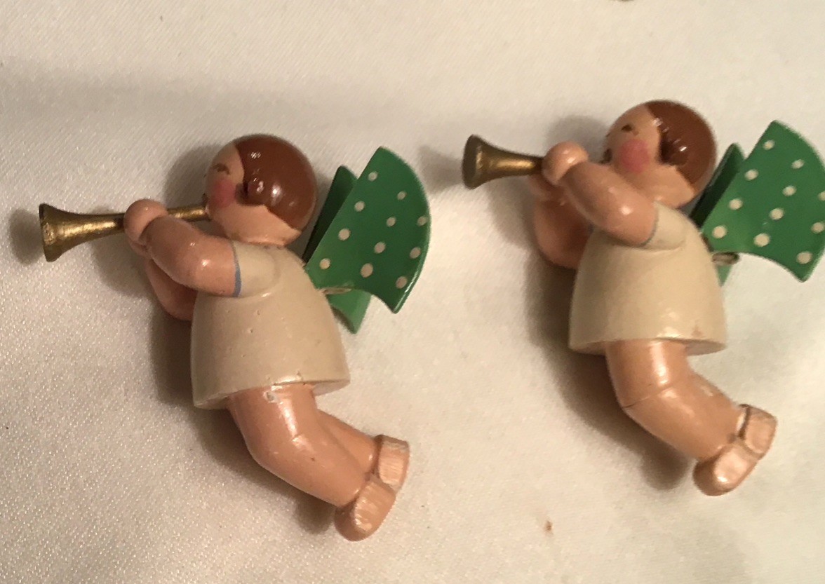 Vintage Wendt & Kuhn Flying Angels Horn Green Wings Germany Erzgebirge Set of 2