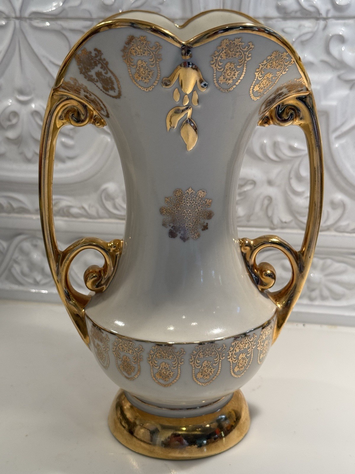 Vintage Abingdon USA Porcelain and Ceramic Vase Soft Cream with Gold accents