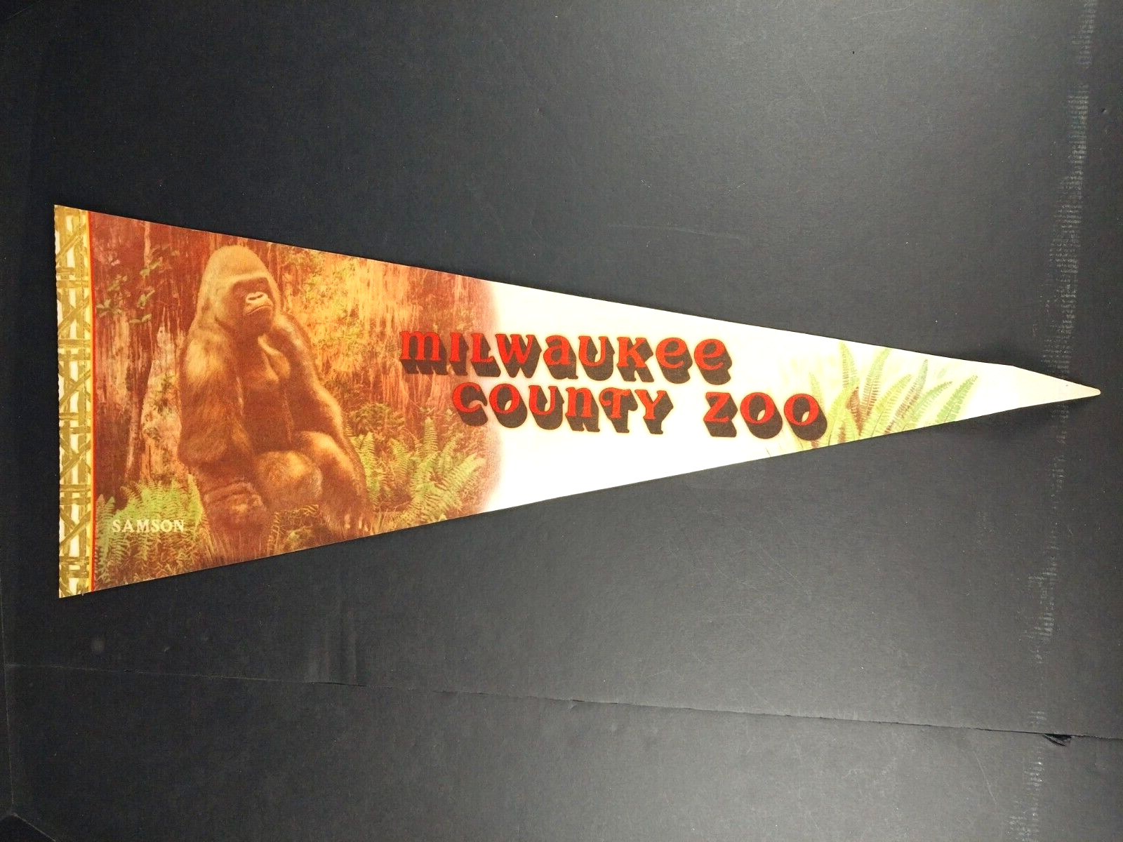 Vintage 1970s Sublime Pennants Milwaukee County Zoo Felt Pennant Flag 12\