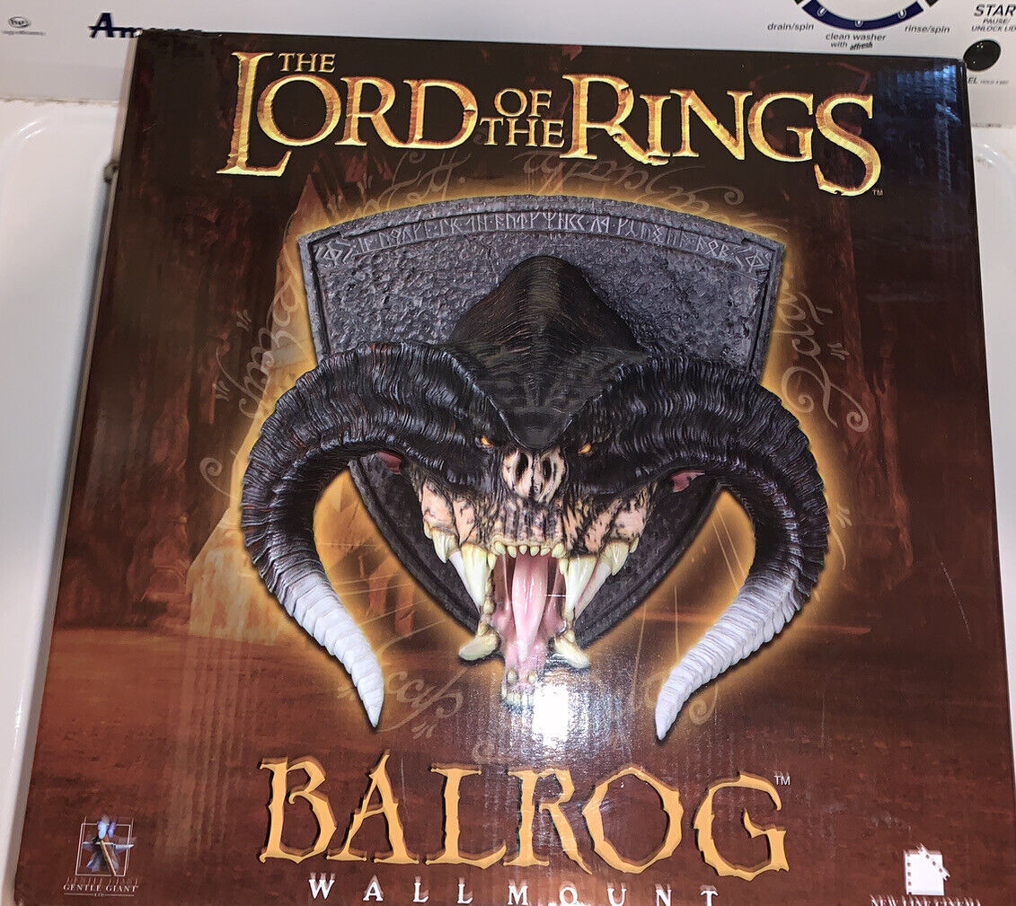 GENTLE GIANT BALROG WALL MOUNT (Smaller Size About 10” By 8”) Rare Sold Out
