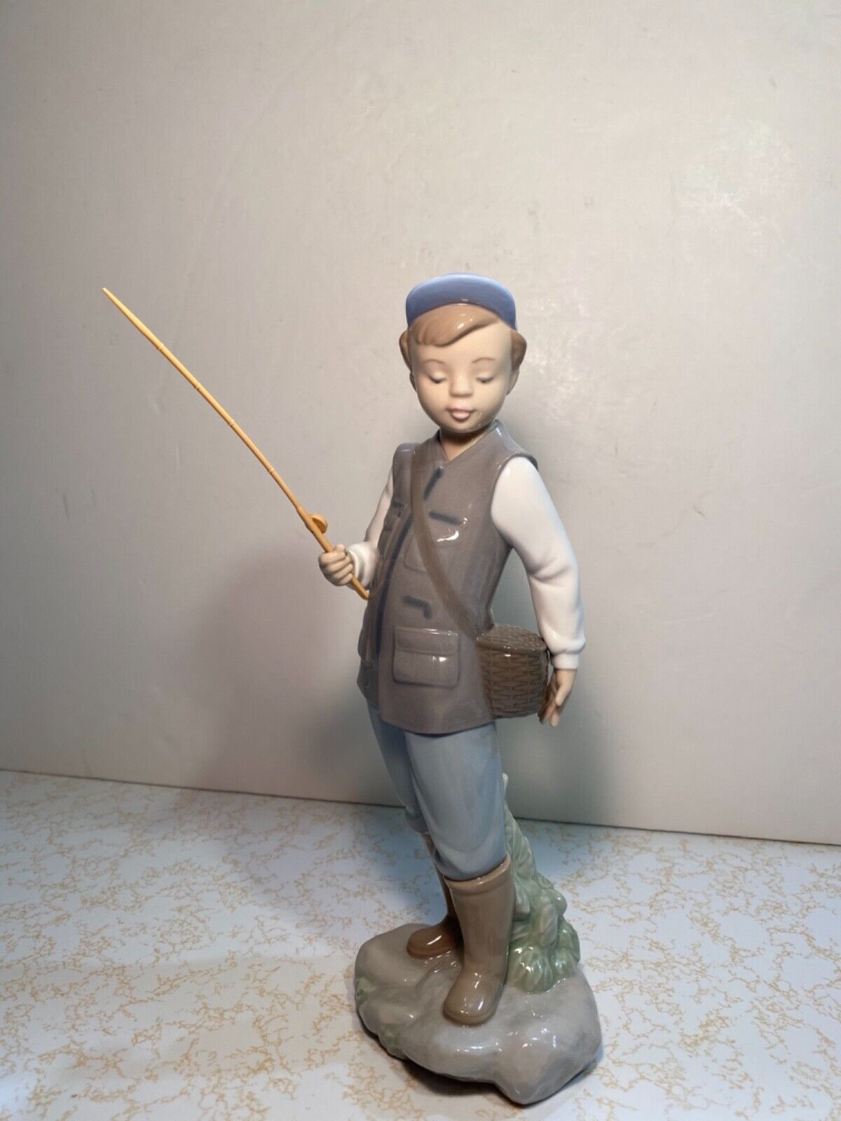 Lladro Nao Figurine “MY FIRST CATCH ” #1389 Fisherman-Issued 2000 ~ RARE ~ MINT 