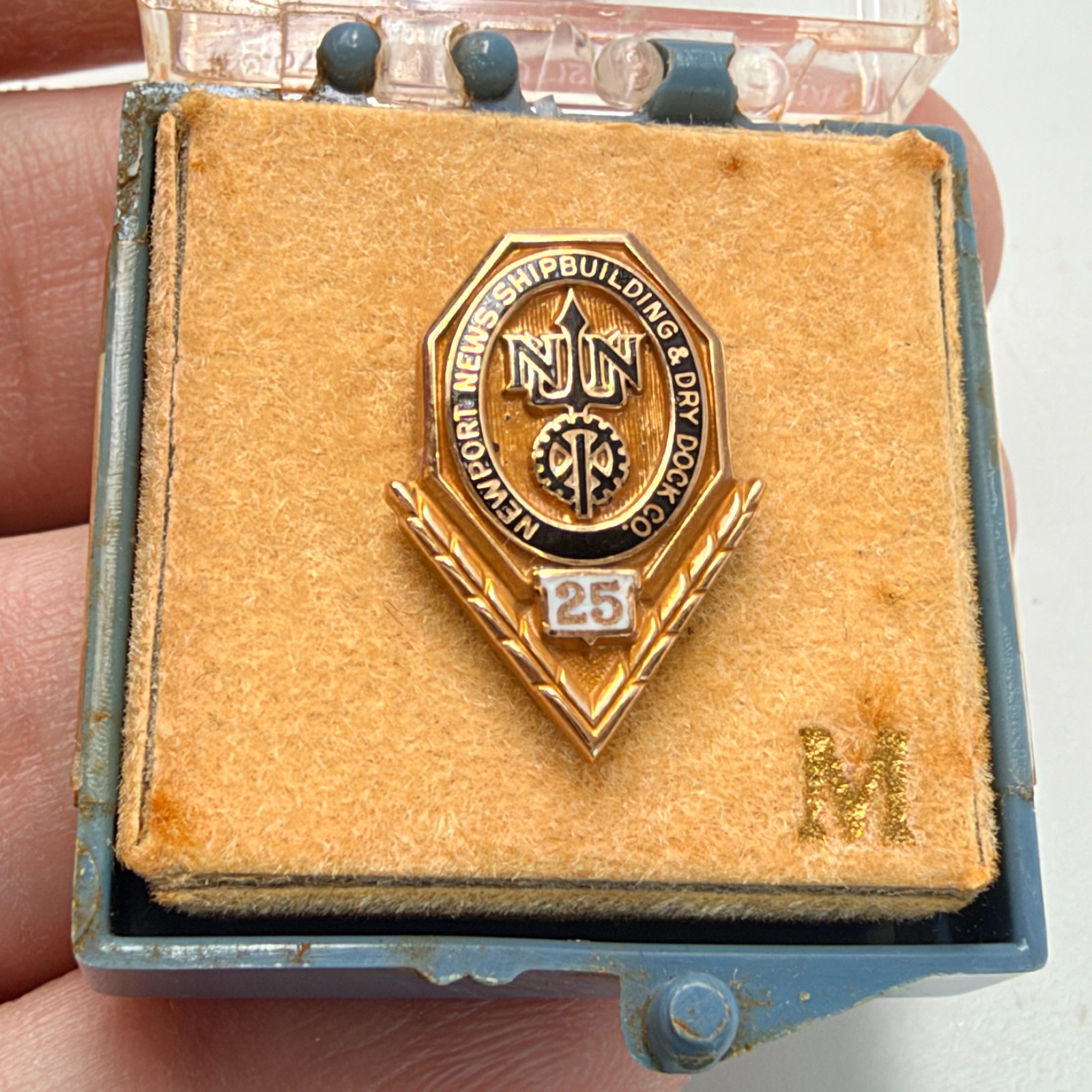 10k Gold Newport News Shipbuilding Dry Dock 25 Year Service Lapel Pin Vintage 10k Gold Newport News Shipbuilding Dry Dock 25 Year Service Lapel Pin Vintage