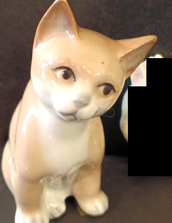 Vintage OTAGIRI Sitting Kitty Cat Porcelain Ceramic Tan White Japan 3.5\