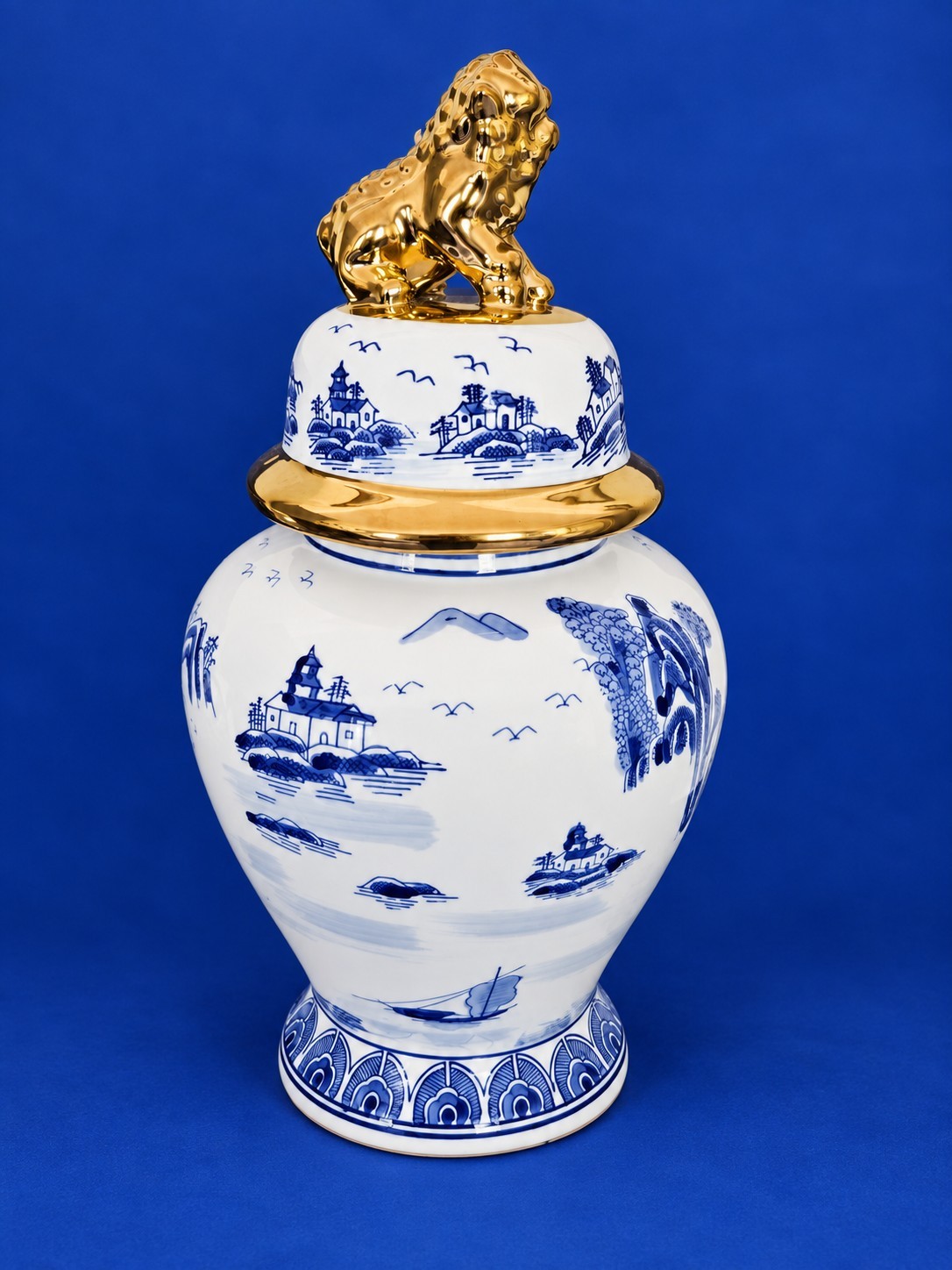 Vintage 90s Chinoserie Ginger Jar with Gold Foo Dog Vintage 90s Chinoserie Ginger Jar with Gold Foo Dog