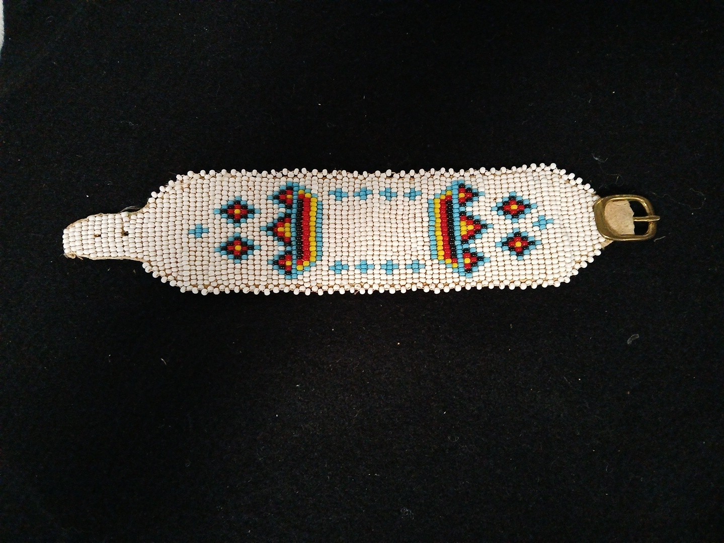 Vtg Native American Sm Glass Beaded Bracelet With Buckskin Base & Metal Buckle