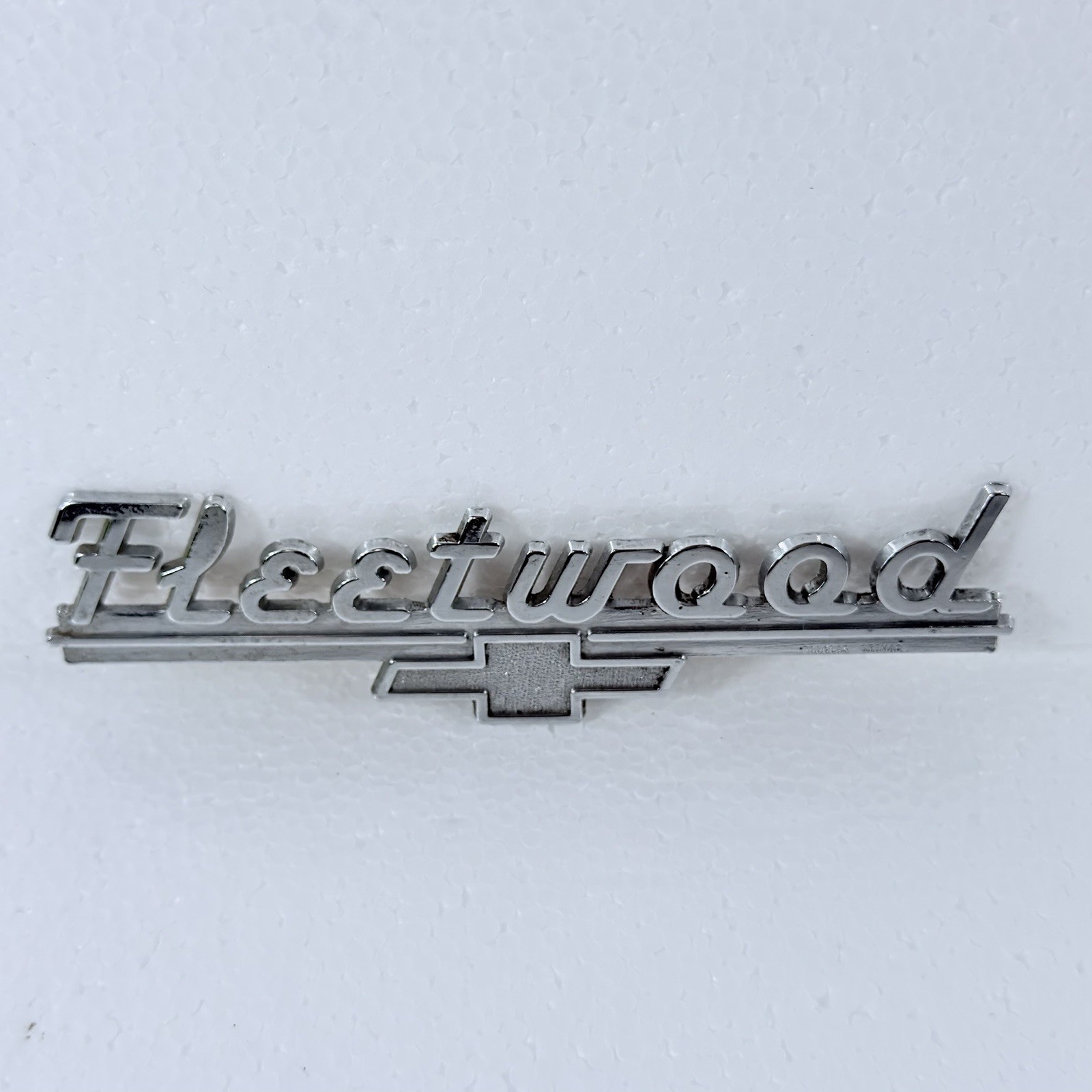 Vintage Fleetwood Chevrolet Chevy Emblem Bow Tie Logo Metal Script Letters