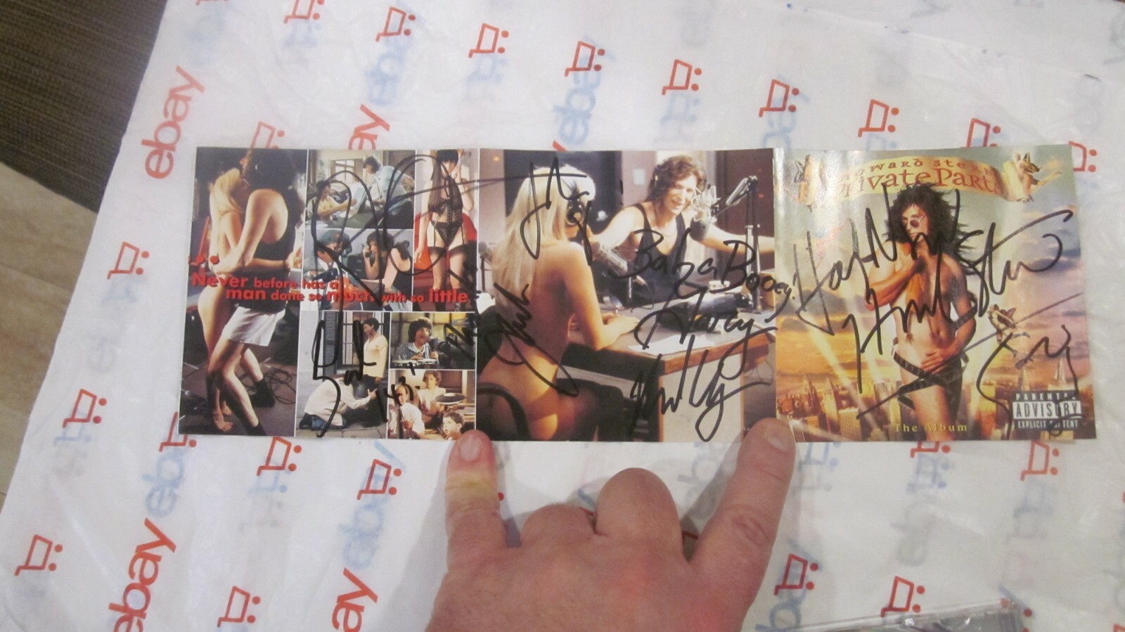 Howard Stern & Staff AUTOGRAPHED /SIGNED CD (Super-Rare) 1 of 1 AMAZING SALE Howard Stern & Staff AUTOGRAPHED /SIGNED CD (Super-Rare) 1 of 1 AMAZING SALE