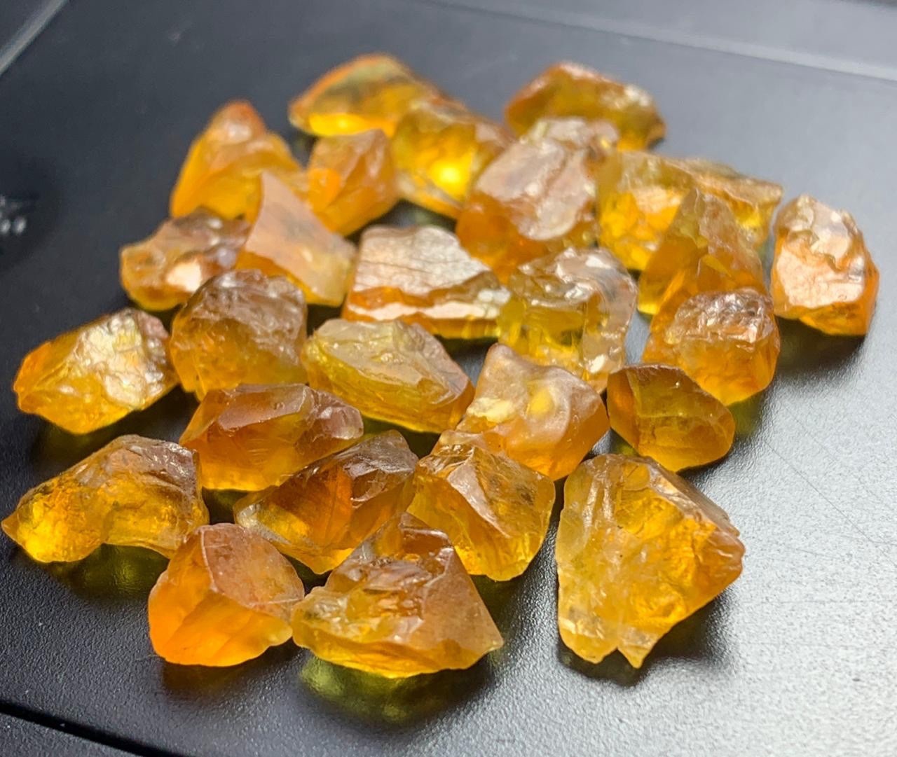 60 carats orange sapphire facet grade from Madagascar 60 carats orange sapphire facet grade from Madagascar