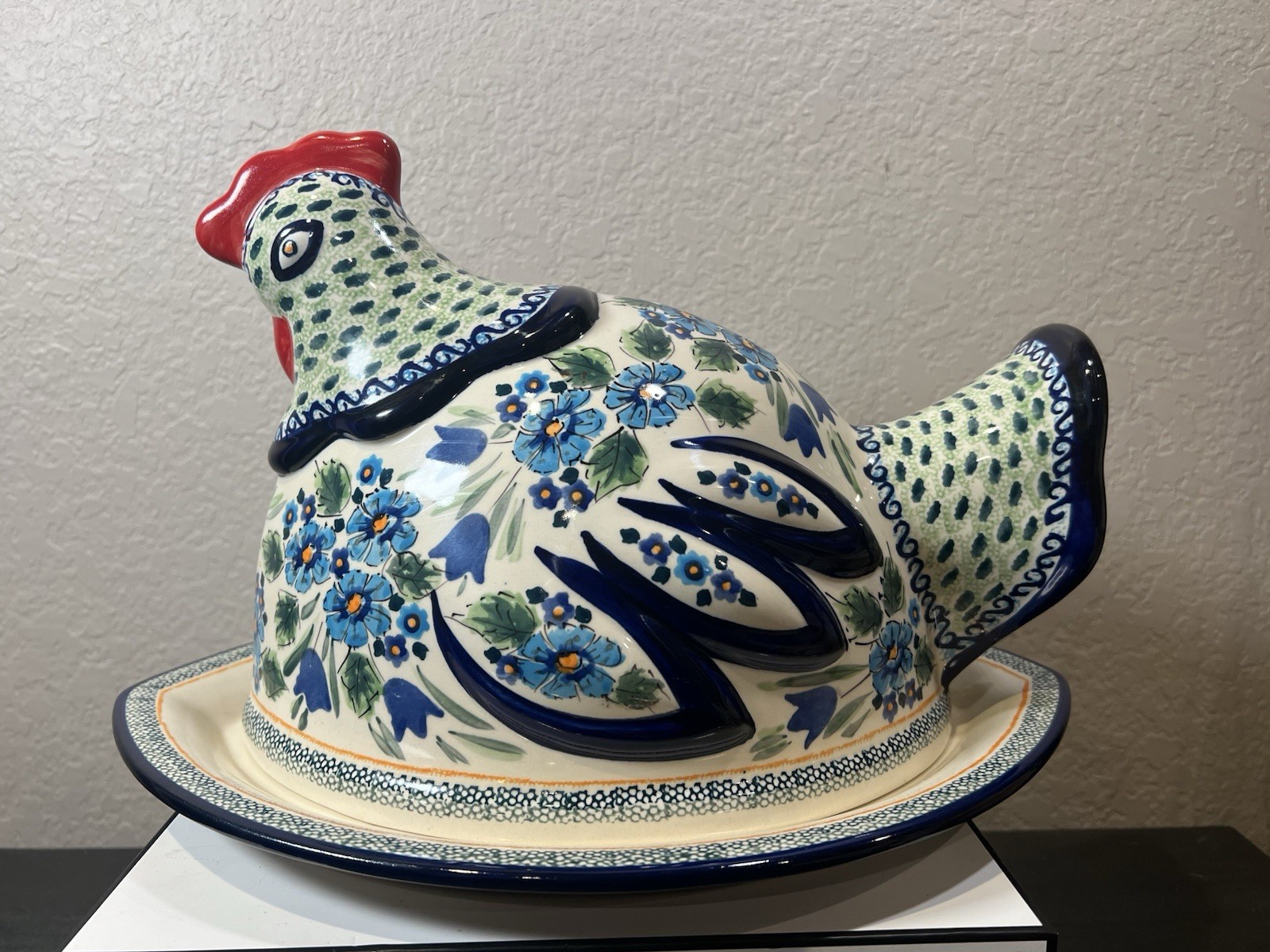Rare Unikat Hand Painted Polish Pottery Dish W/ Hen Cover  Signed By The Artist