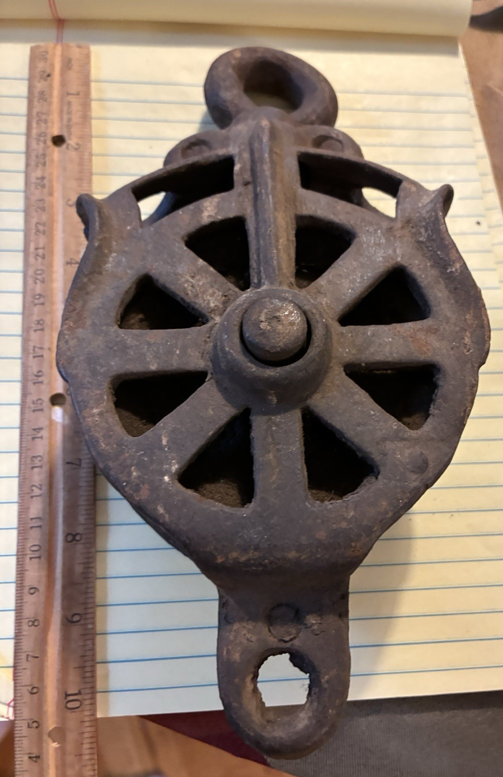 ANTIQUE CAST IRON DROP PULLEY BARN HAY TROLLEY CARRIER - WHEEL PULLEY LOOK