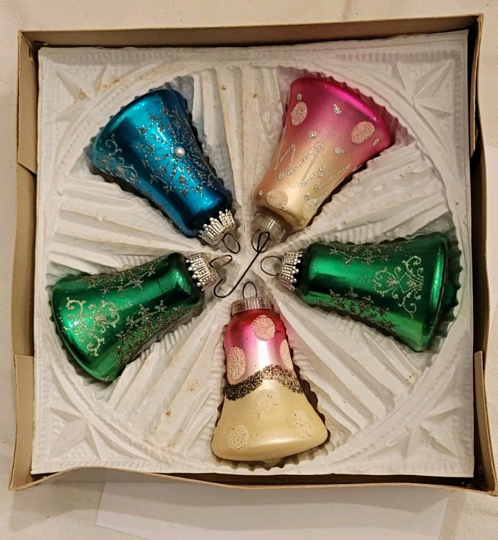 Santa\'s World Vintage Christmas Glass Bells  Boxed Set  Germany Branded 2