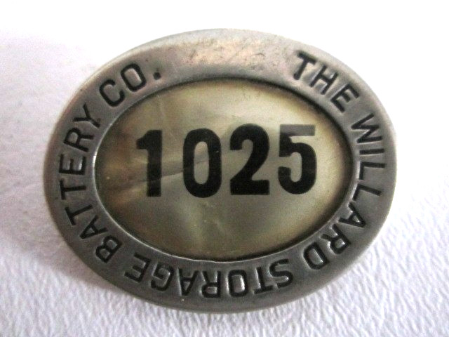 Vintage  THE WILLARD STORAGE BATTERY CO  AUTOMOBILE  1940S?  EMPLOYEE BADGE