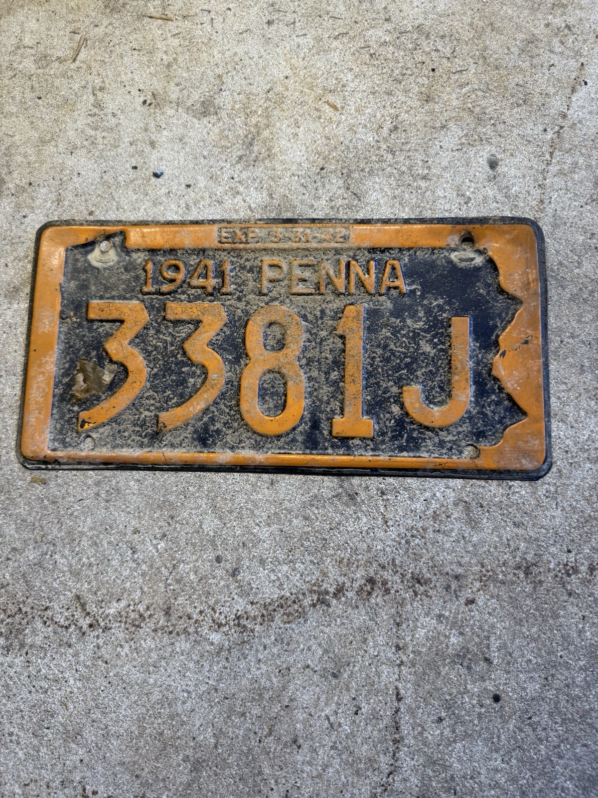 Vintage 1941 PENNA License Plate 3381J EXP. 3-31-42 Blue With Yellow