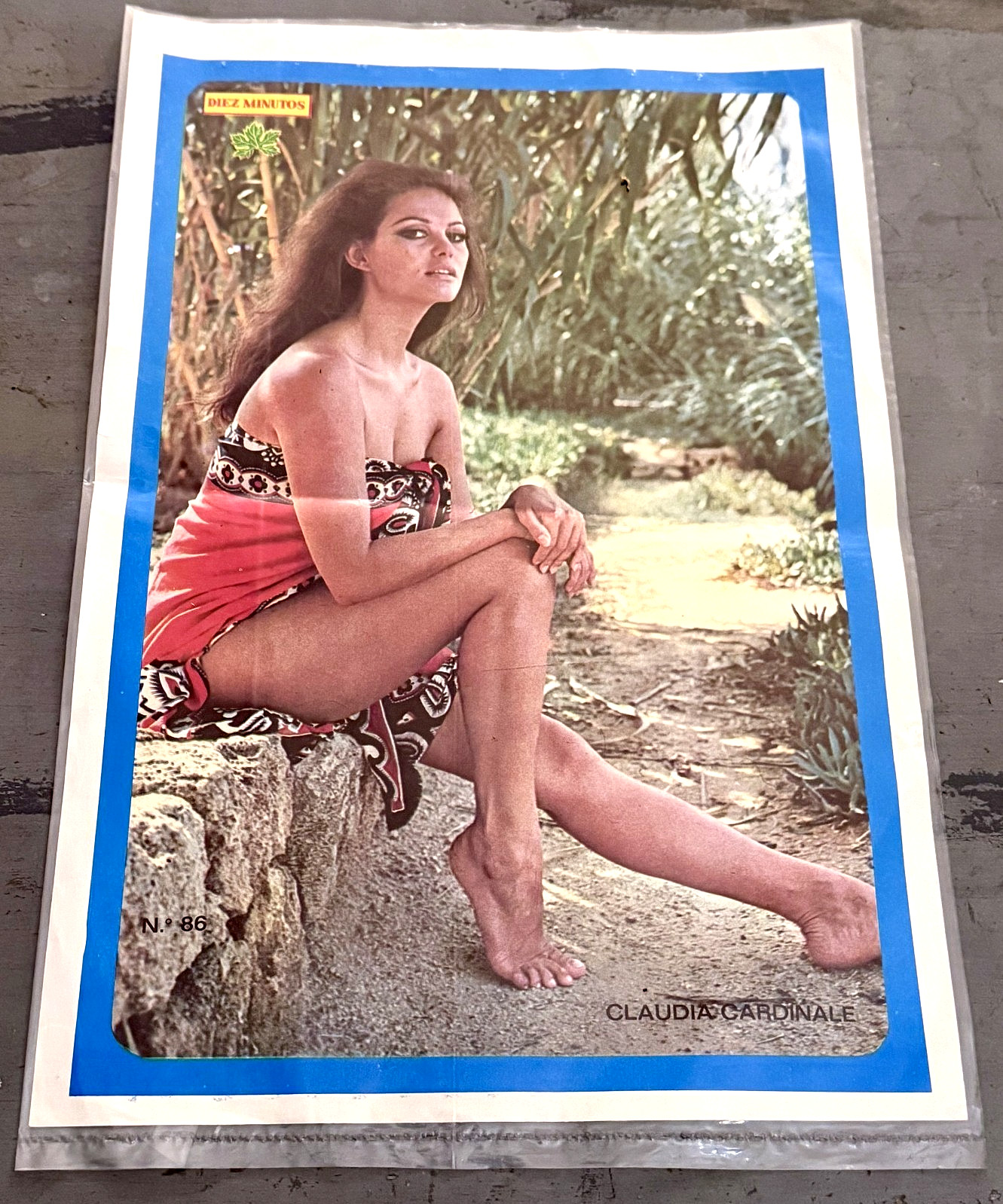 Claudia Cardinale - Ten Minutos Poster No.86 - Spain Magazine 1970s [Print]