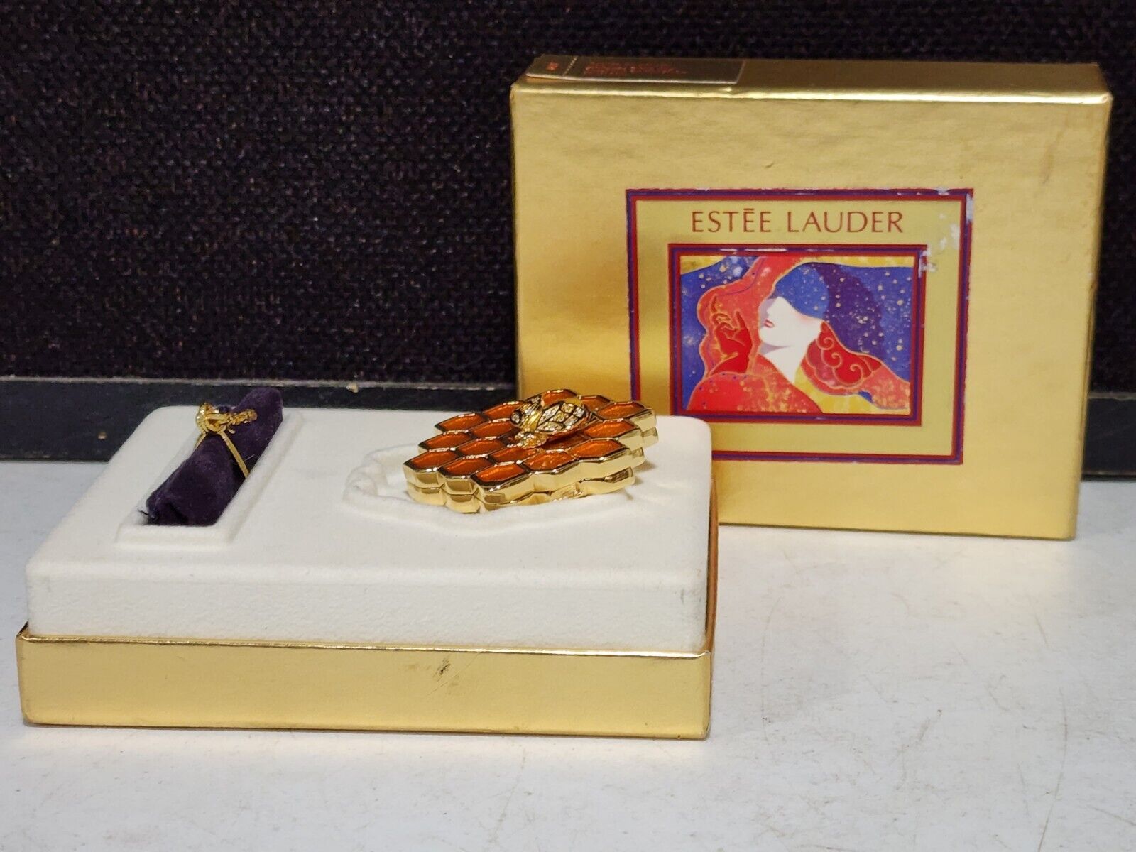 RARE Estee Lauder KNOWING Solid Perfume Compact Honeycomb Bee Full w/ Box