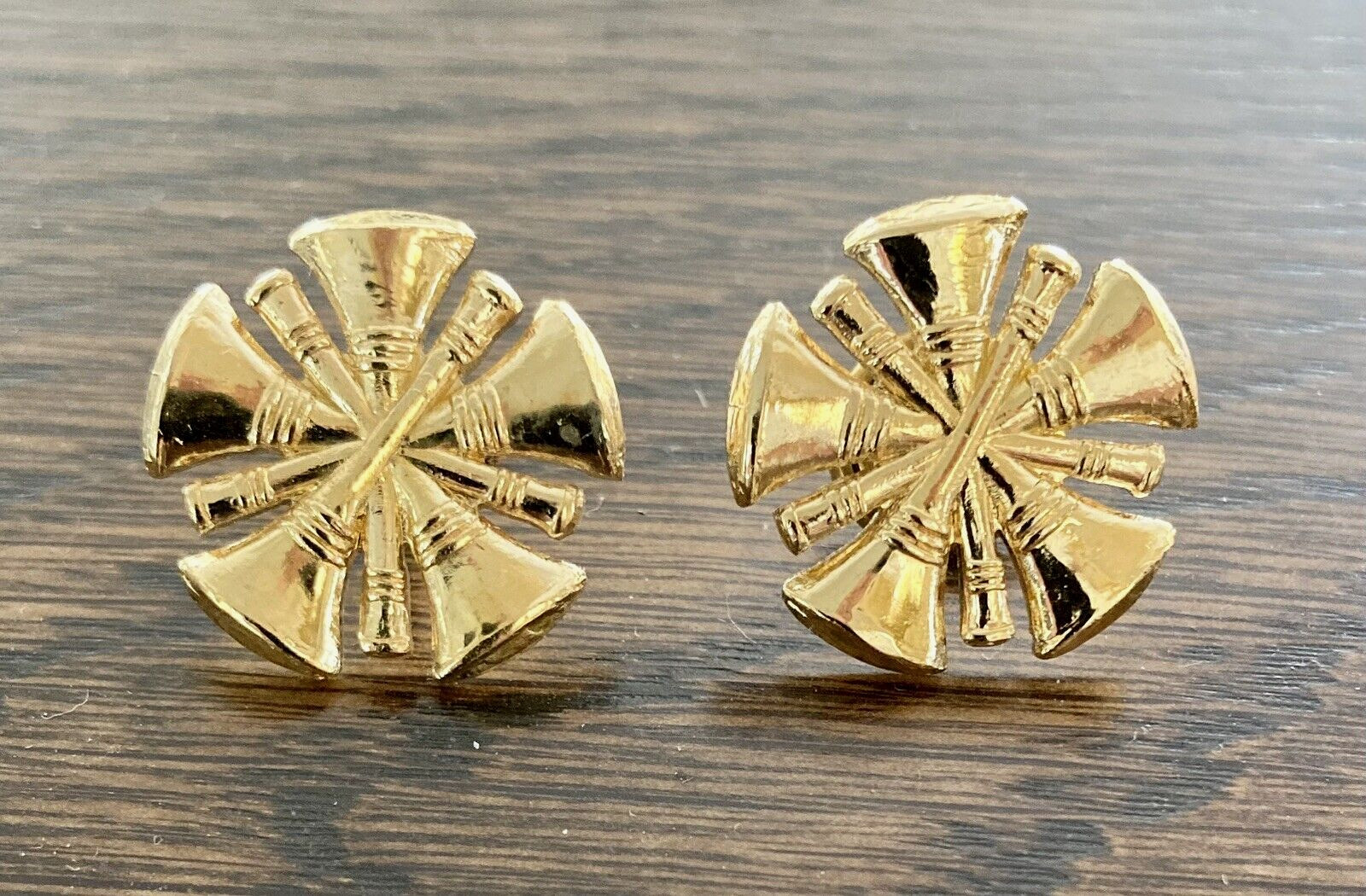 Pair of Chief Fire Department Firefighter 5 Bugles Horns Uniform Insignia Pins