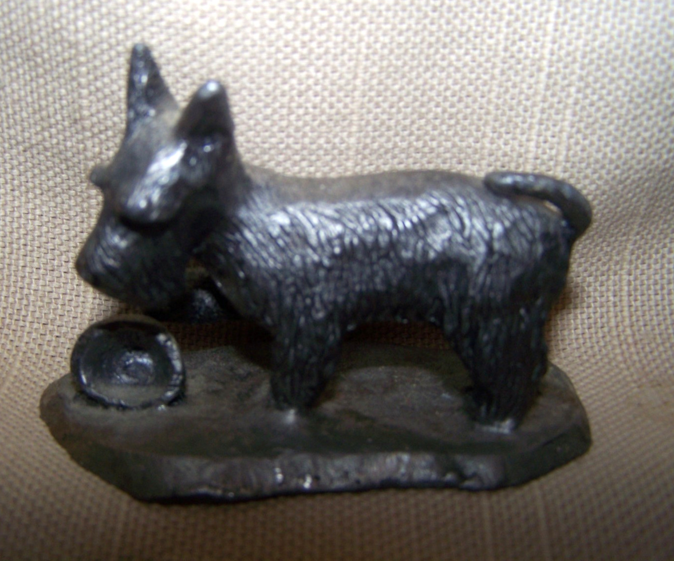 RB pewtar Scotty dog with dinner bowl 2x3 inch