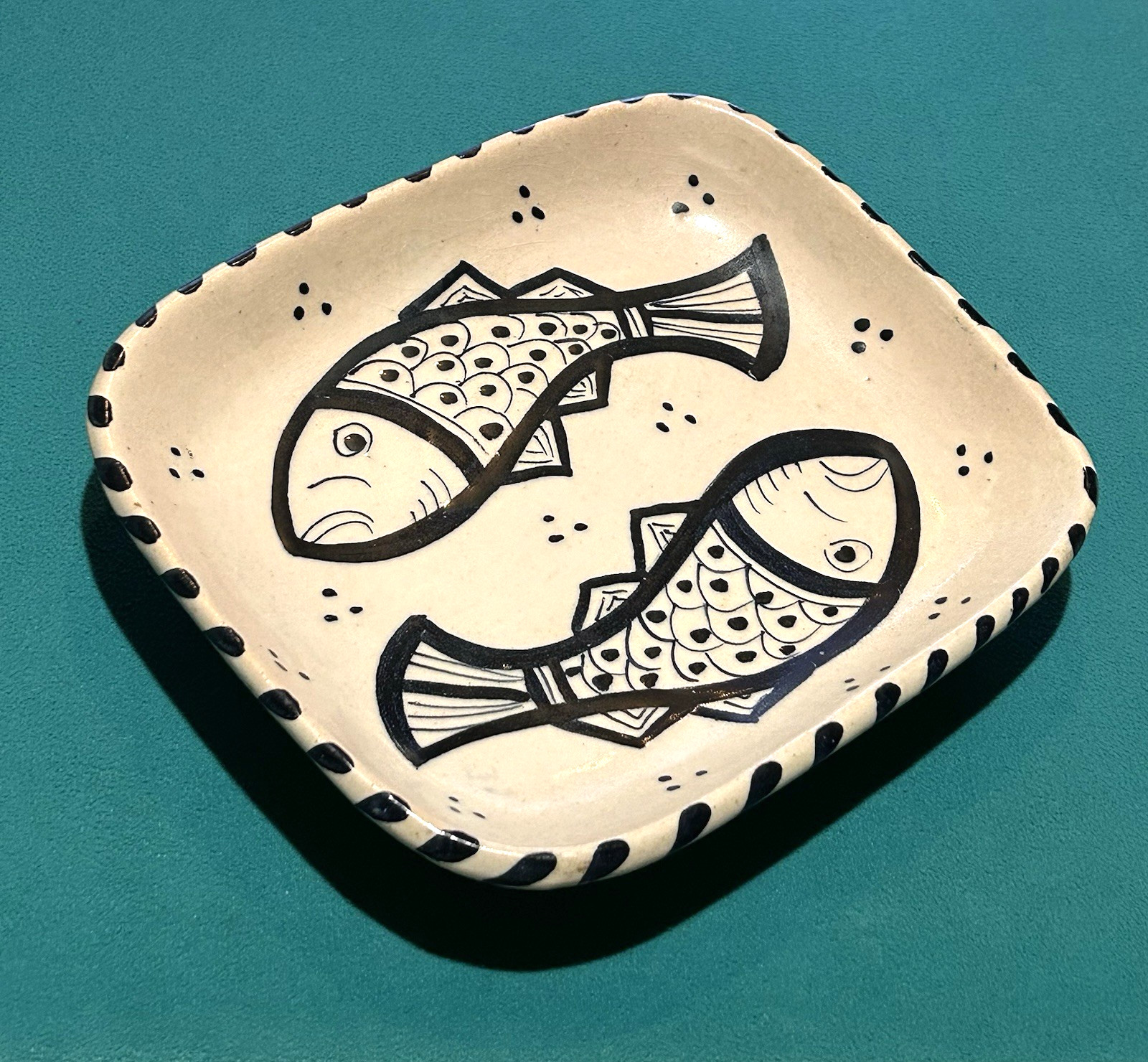 Vintage ARTESA Equador Art Studio FISH Pottery BOWL, Ready to Hang WALL DECOR Vintage ARTESA Equador Art Studio FISH Pottery BOWL, Ready to Hang WALL DECOR